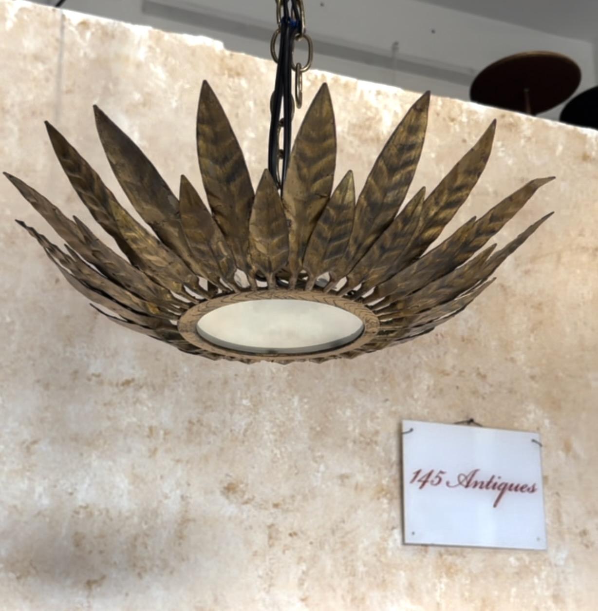 Espagnol Plafonnier espagnol en métal doré des années 1950 en vente