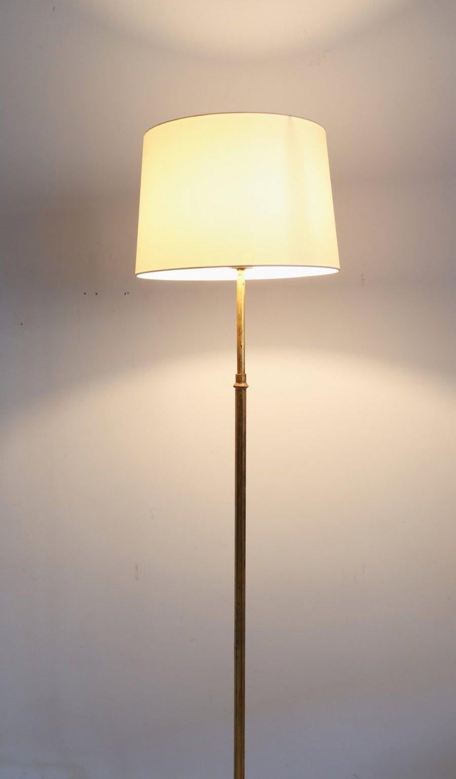 Milieu du XXe siècle Lampes standard espagnoles en vermeil des années 1950.  en vente