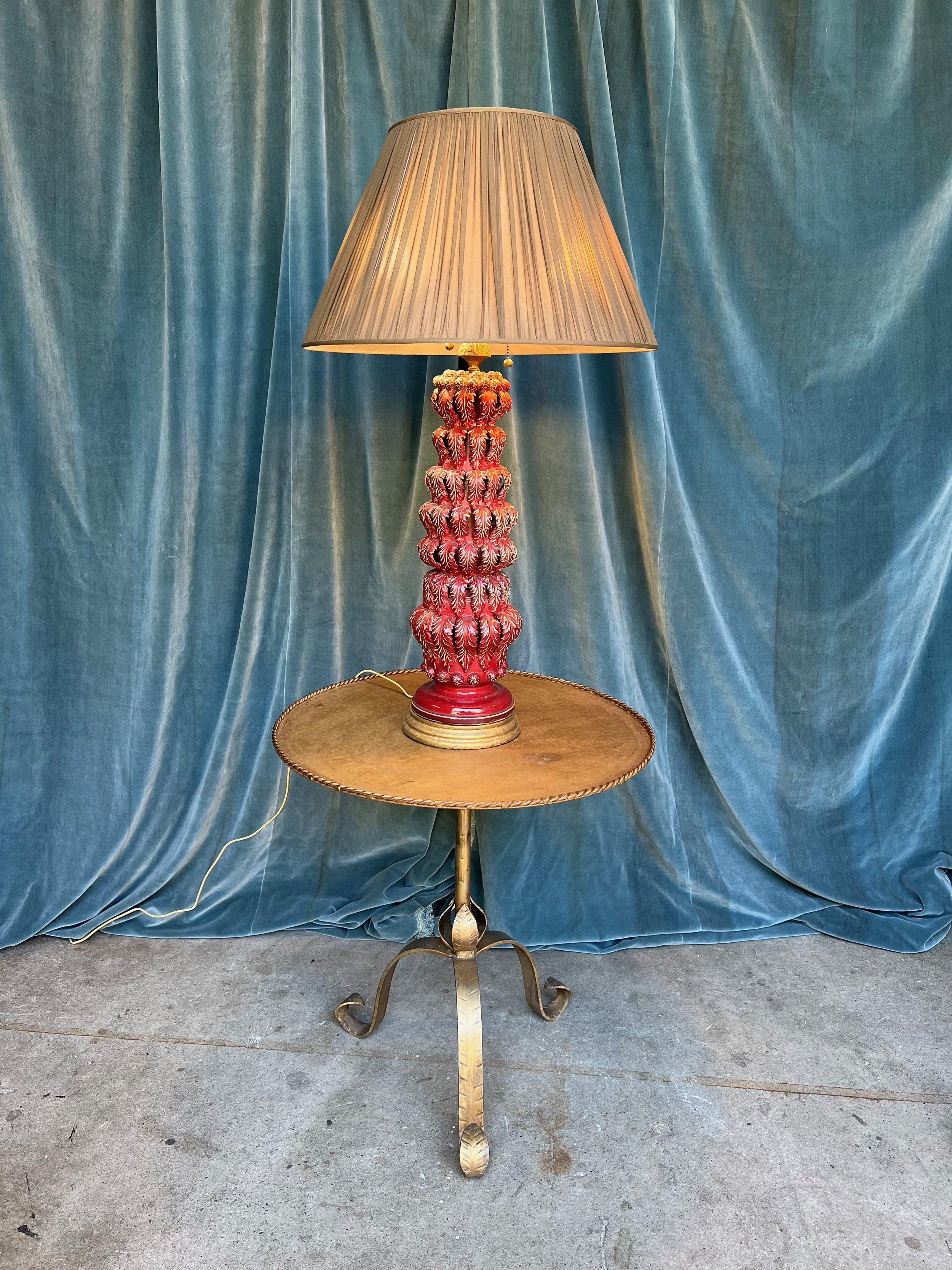Spanish 1950s Red Ceramic Table Lamp In Good Condition In Buchanan, NY