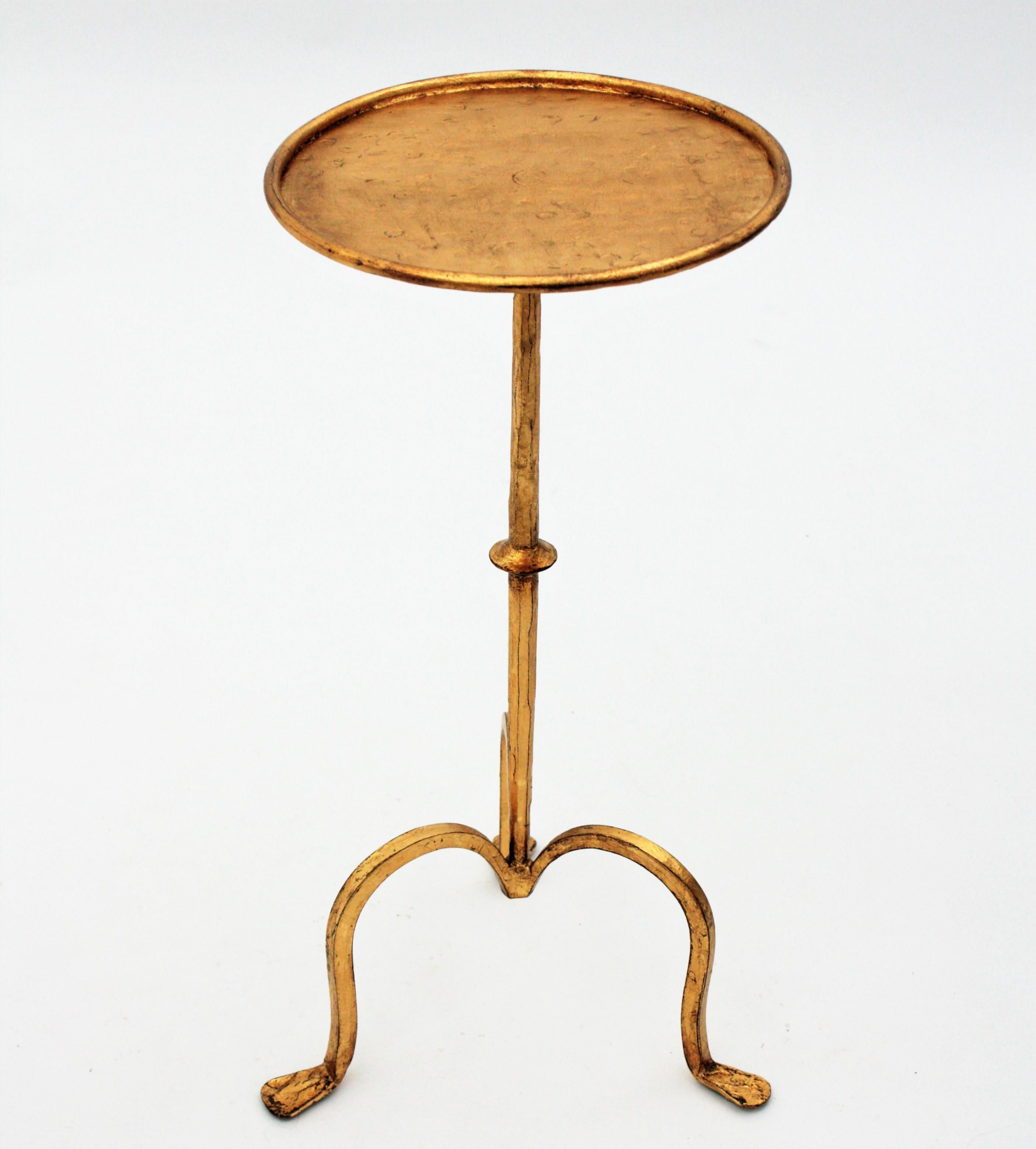 Spanish 1950s Small Hand-Hammered Gilt Iron End Table / Gueridon / Drinks Table 1