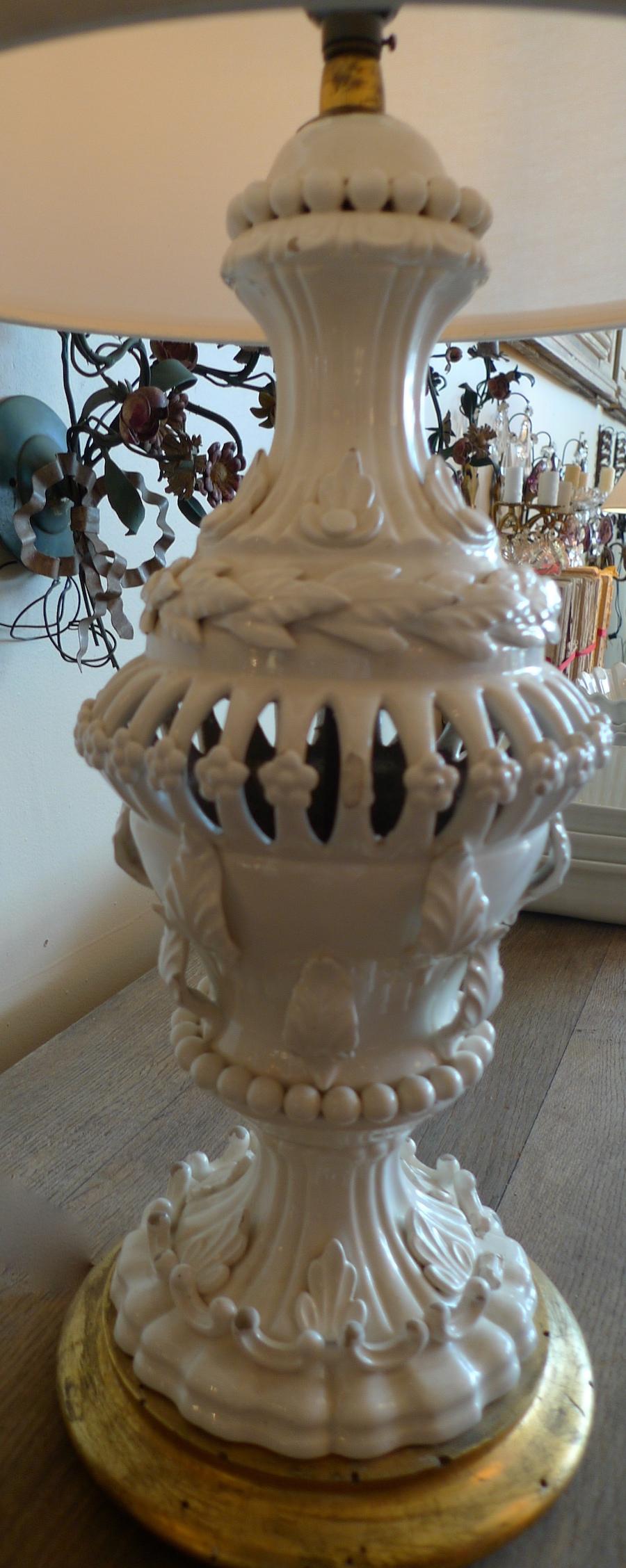 20th Century Spanish 1960s Cream Glazed Mansies 'Valencia' Ceramic Table Lamp