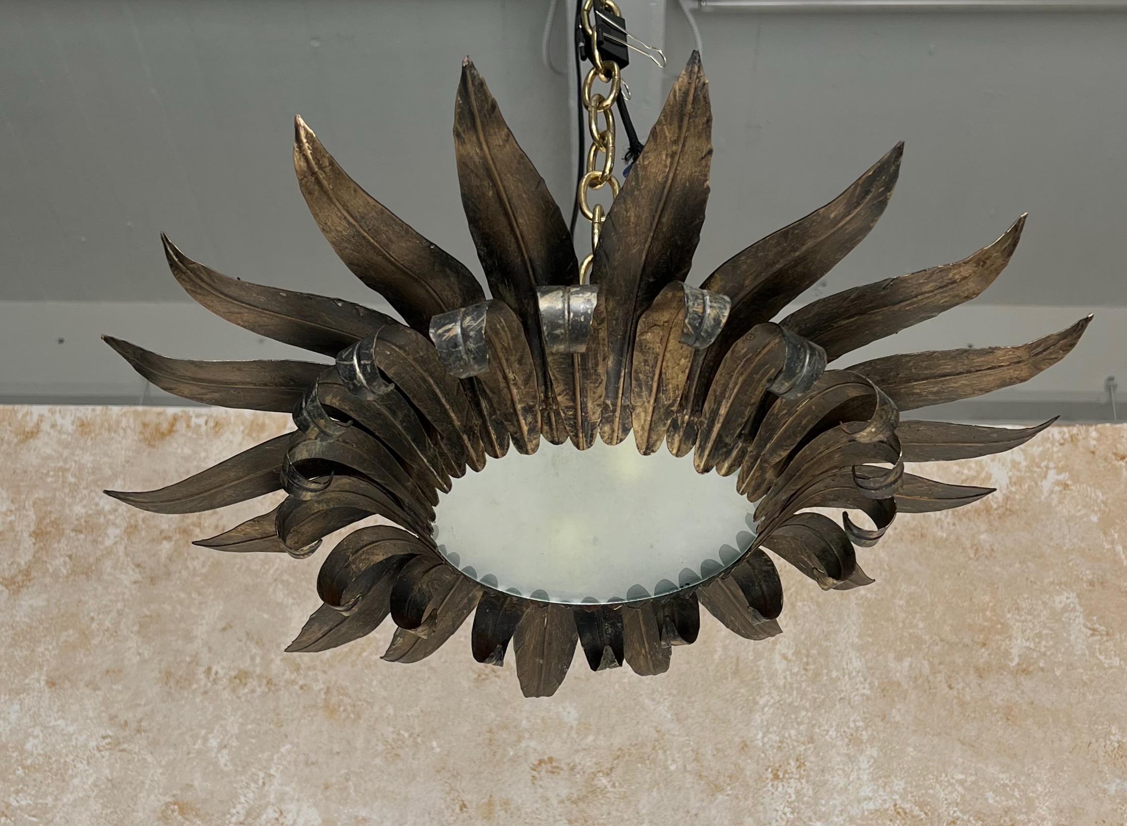 Art nouveau Plafonnier espagnol en métal doré des années 1950 en vente