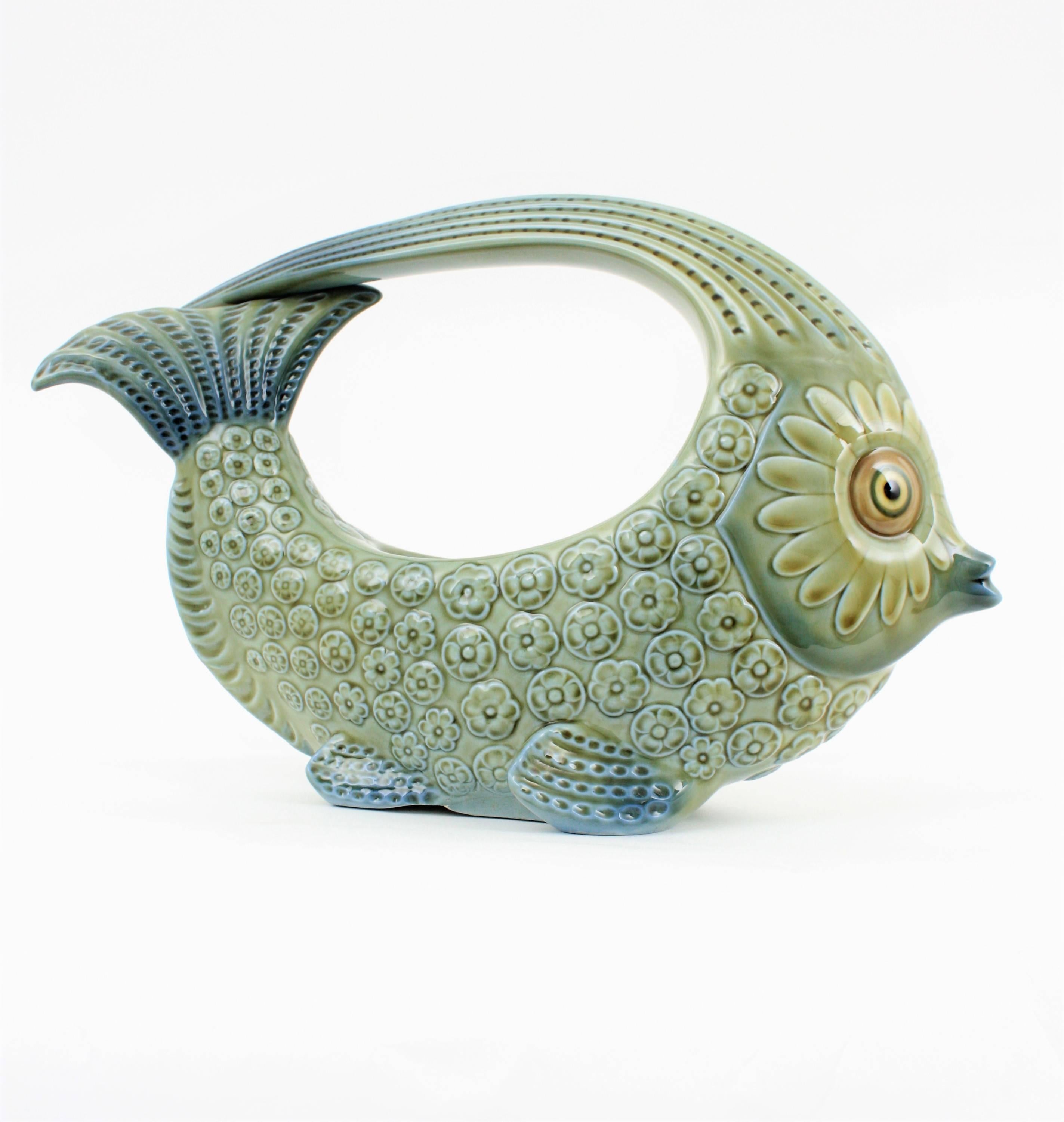 Spanish 1970s Lladró Green and Blue Porcelain Fish Figure Centrepiece / Planter In Excellent Condition In Barcelona, ES