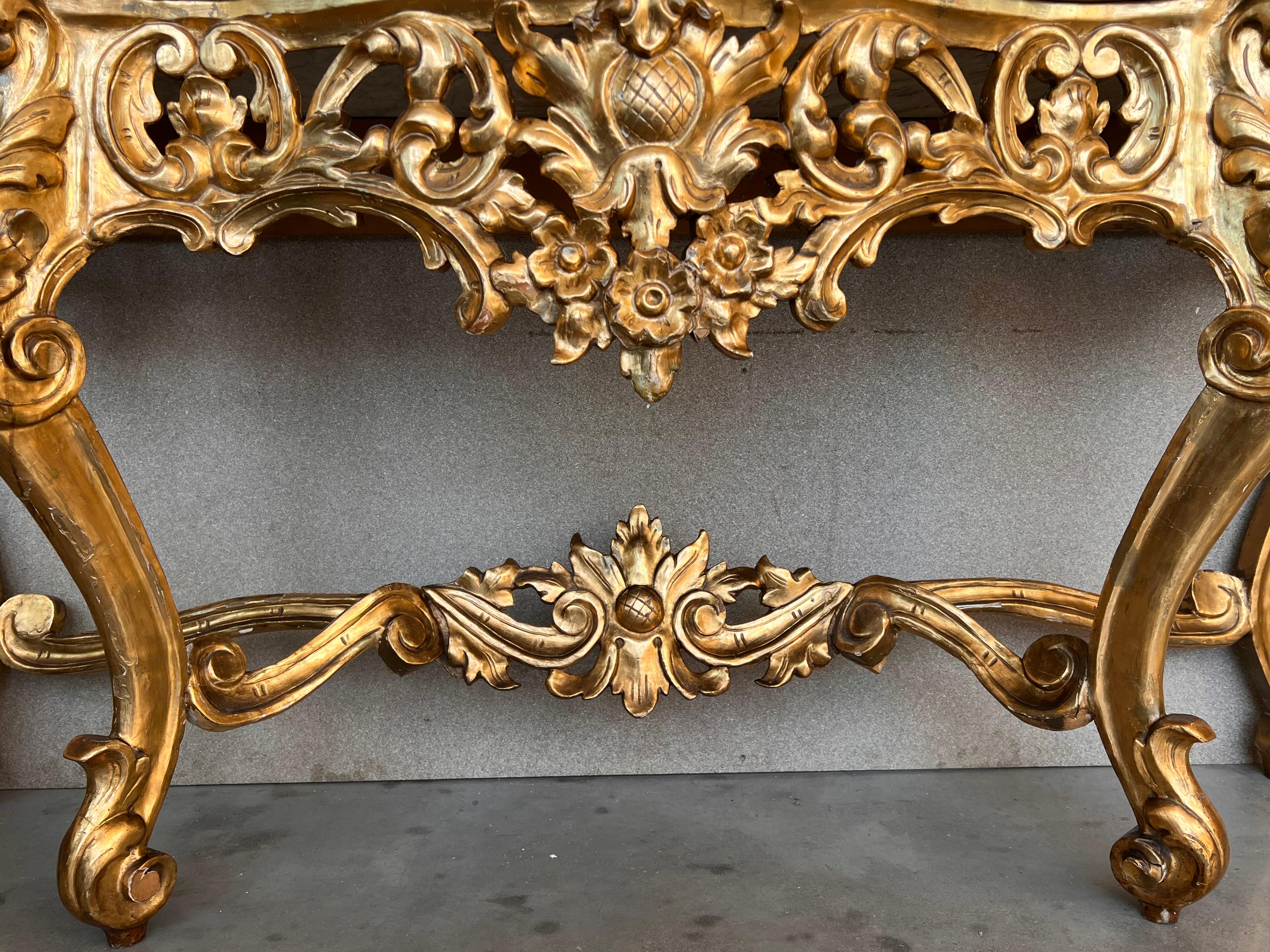 Table console espagnole 19ème baroque en ormeau sculpté et doré et marbre en vente 2