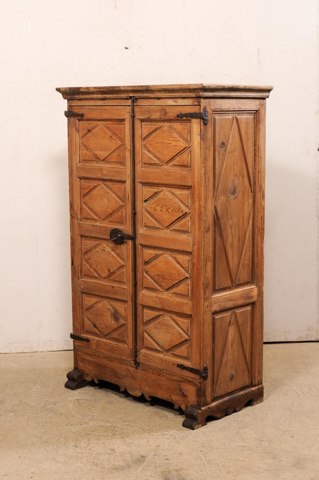Spanish 19th Century Geometric-Carved Panel 2-Door Wood Cabinet For Sale 4