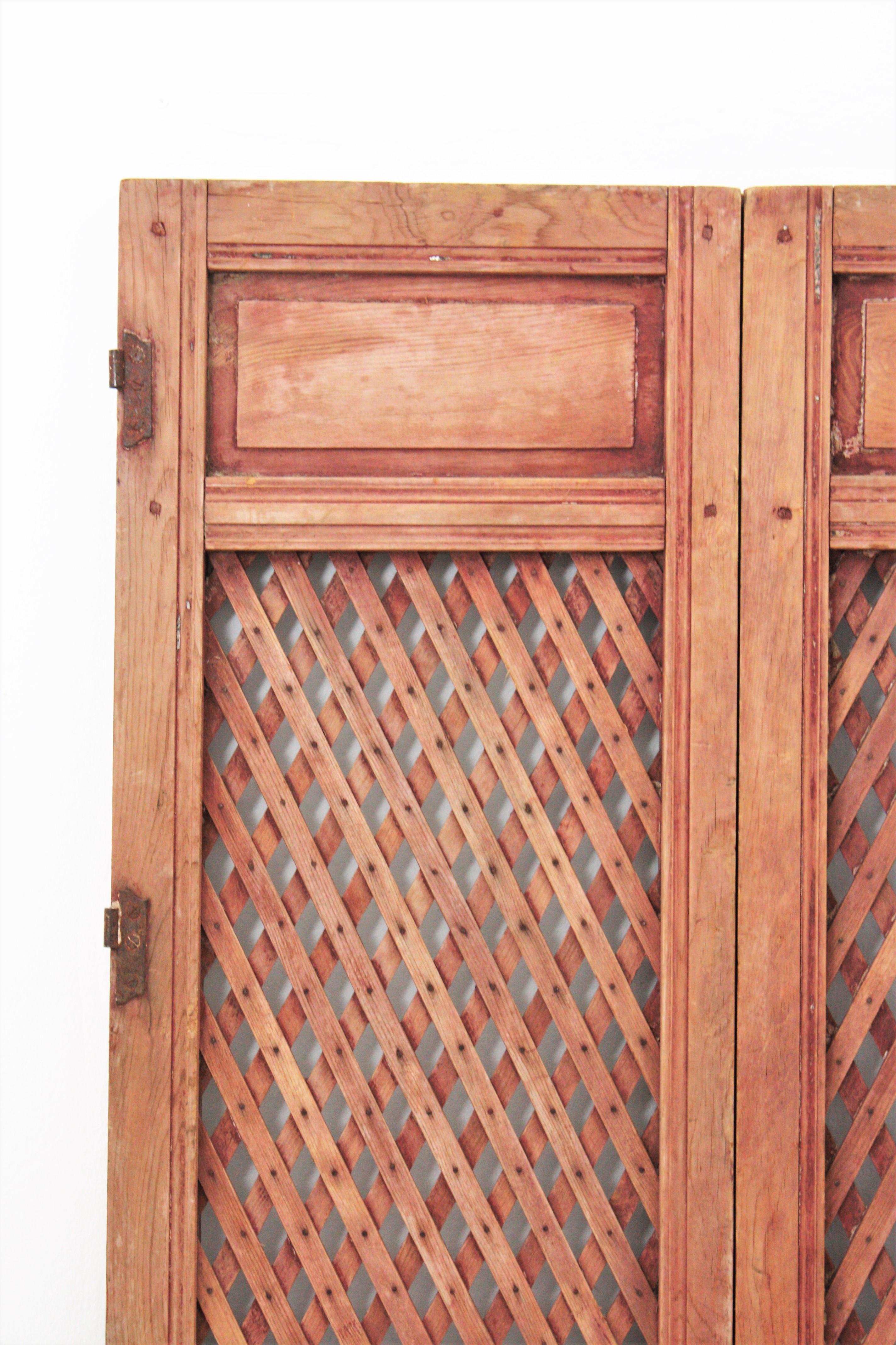 wood lattice door