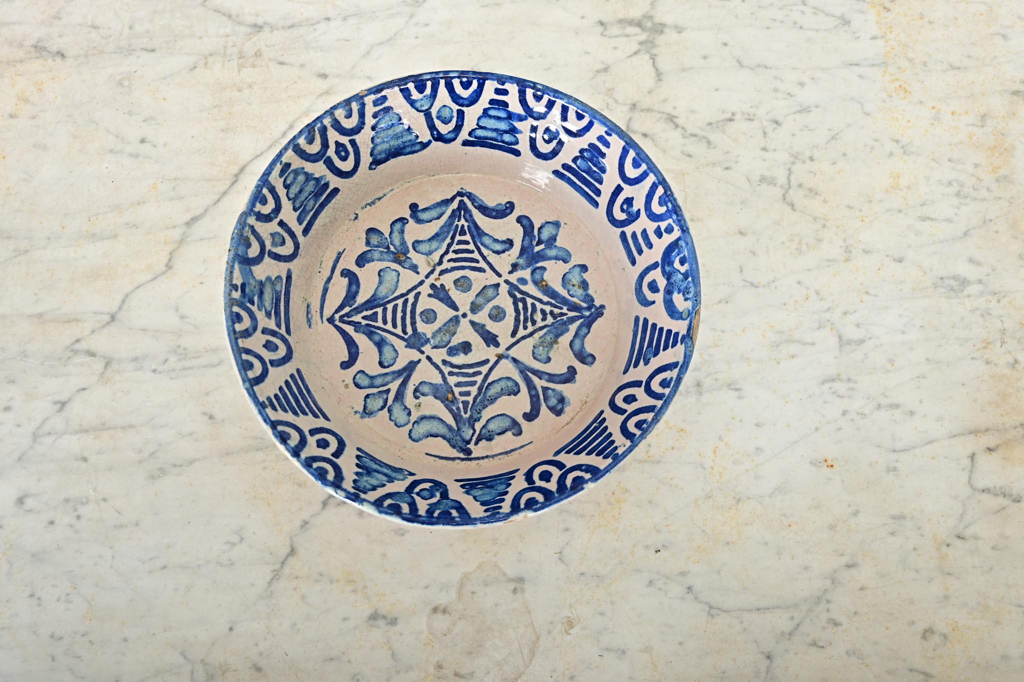 Spanish 19th Century Fajalauza Bowl from Granada Colonial español en venta