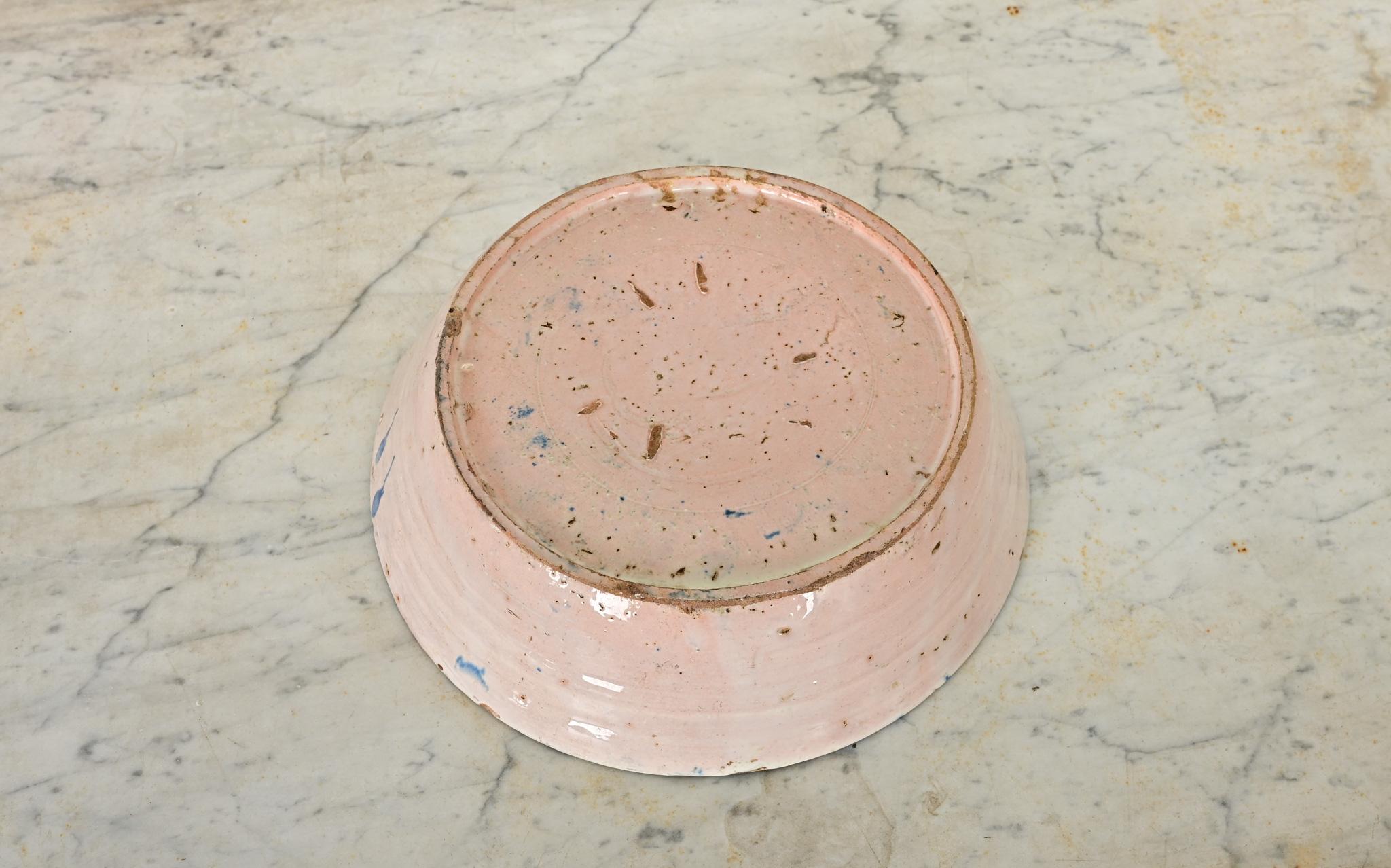 Spanish 19th Century Fajalauza Bowl from Granada In Good Condition For Sale In Baton Rouge, LA