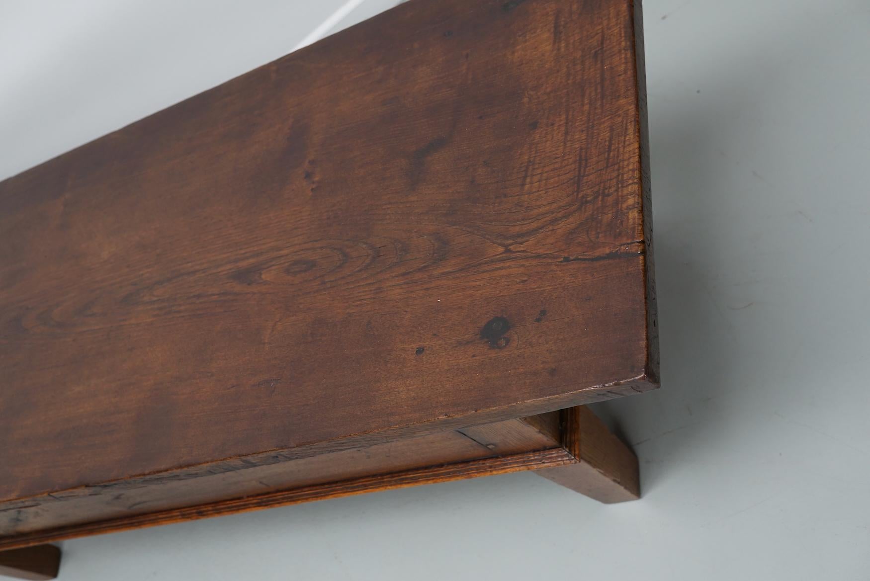 Table basse en châtaignier rustique espagnole du 19e siècle en vente 8
