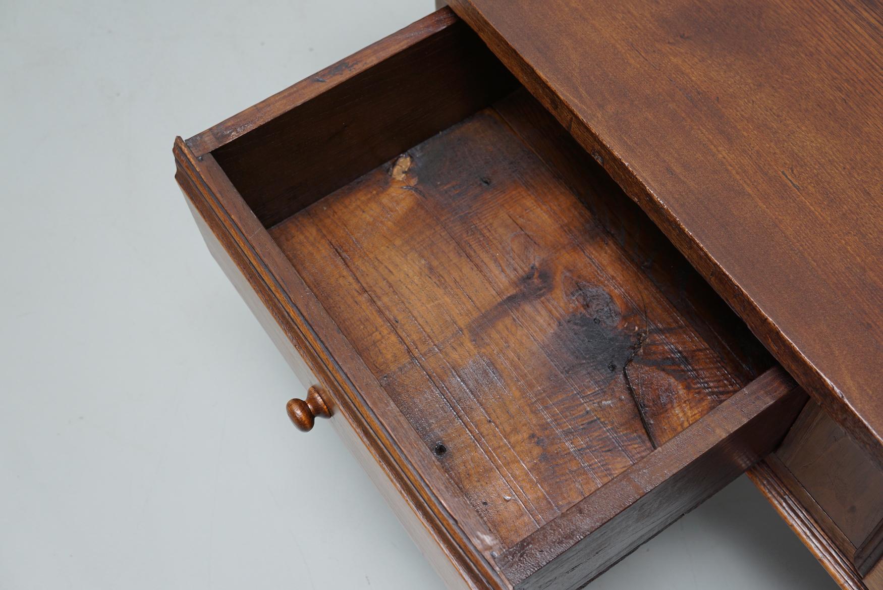Table basse en châtaignier rustique espagnole du 19e siècle en vente 9