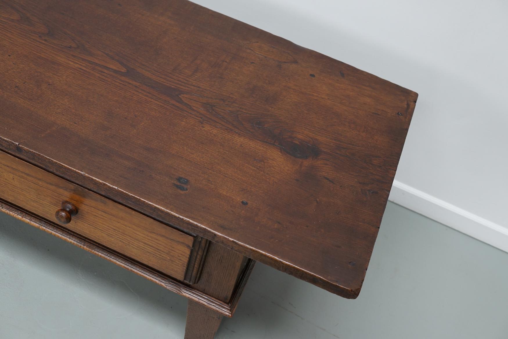 Espagnol Table basse en châtaignier rustique espagnole du 19e siècle en vente