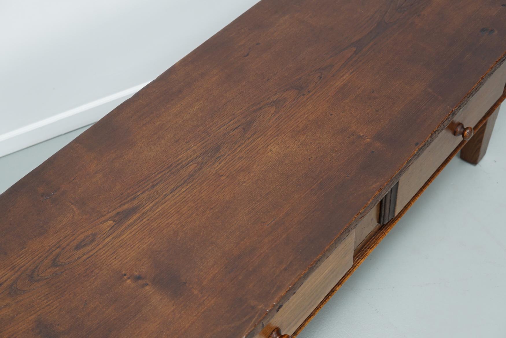 Table basse en châtaignier rustique espagnole du 19e siècle en vente 2