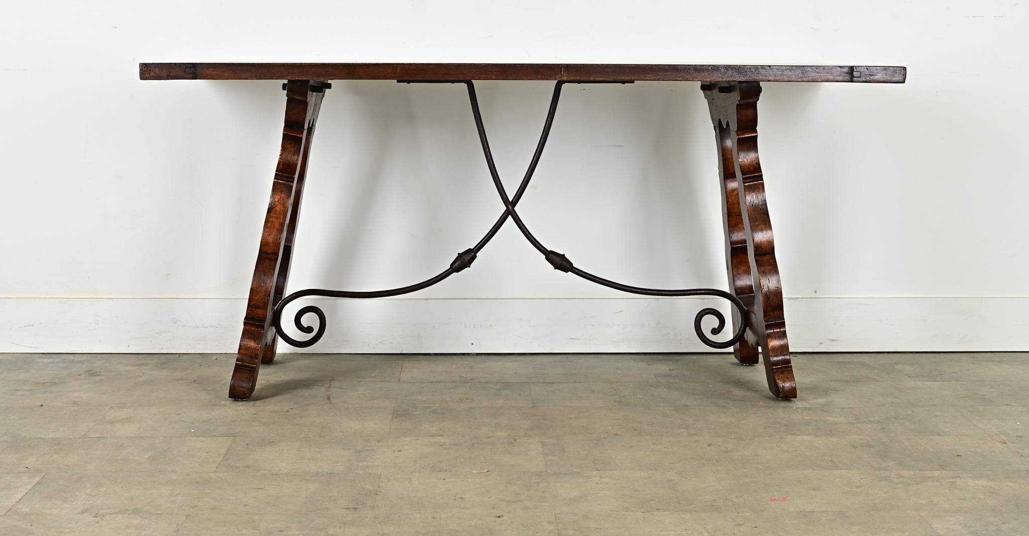 Baroque Table de salle à manger espagnole Fratino du 19ème siècle en vente