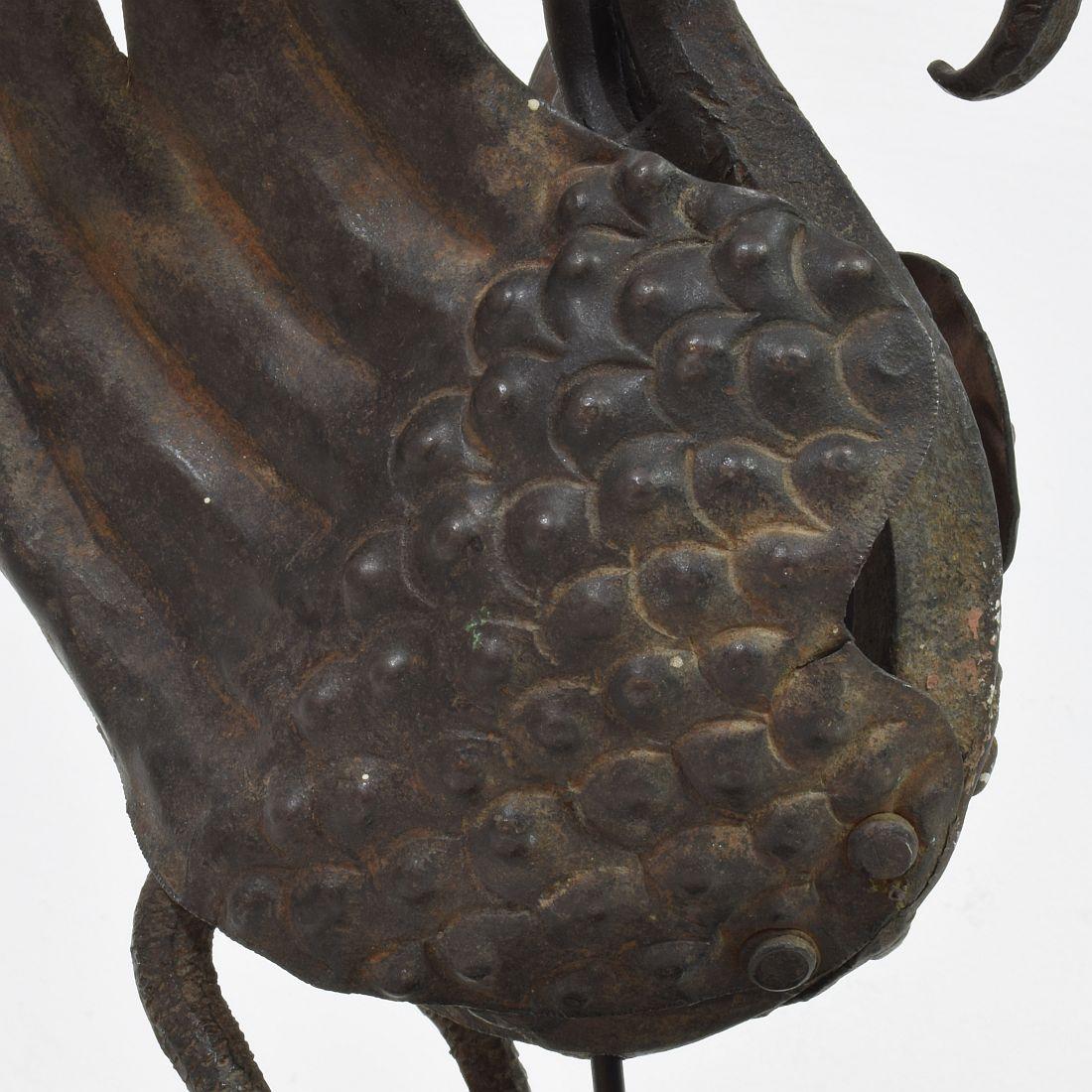 Frammento di uccello spagnolo in ferro forgiato a mano del XIX secolo in vendita 6
