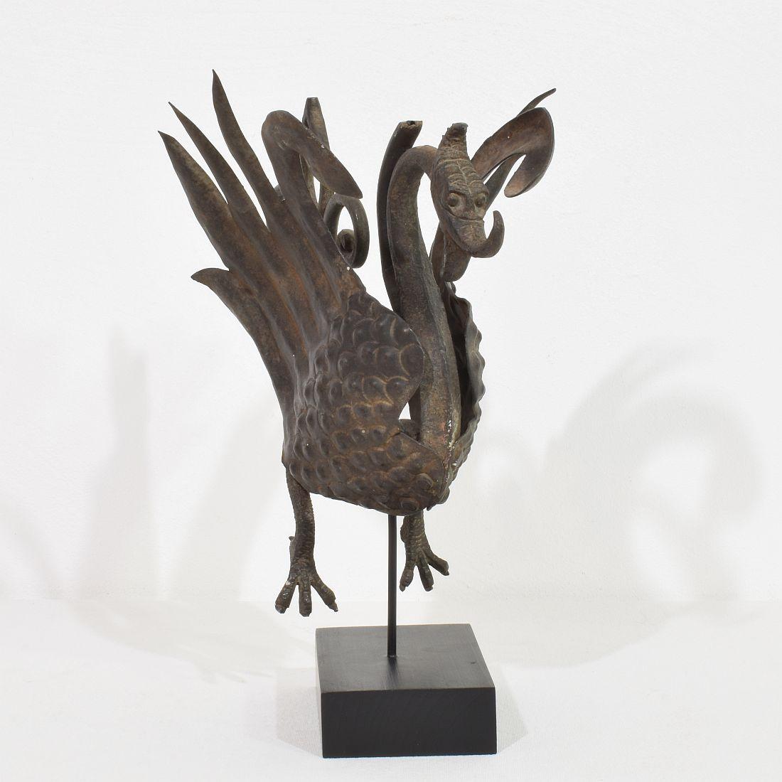 Spanish 19th Century Hand Forged Iron Bird Fragment In Good Condition For Sale In Buisson, FR