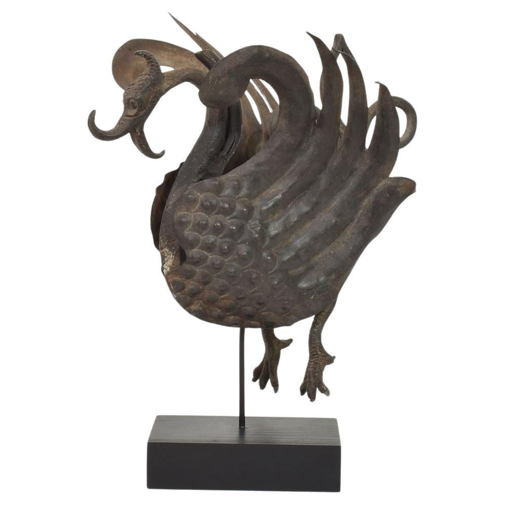 Frammento di uccello spagnolo in ferro forgiato a mano del XIX secolo in vendita