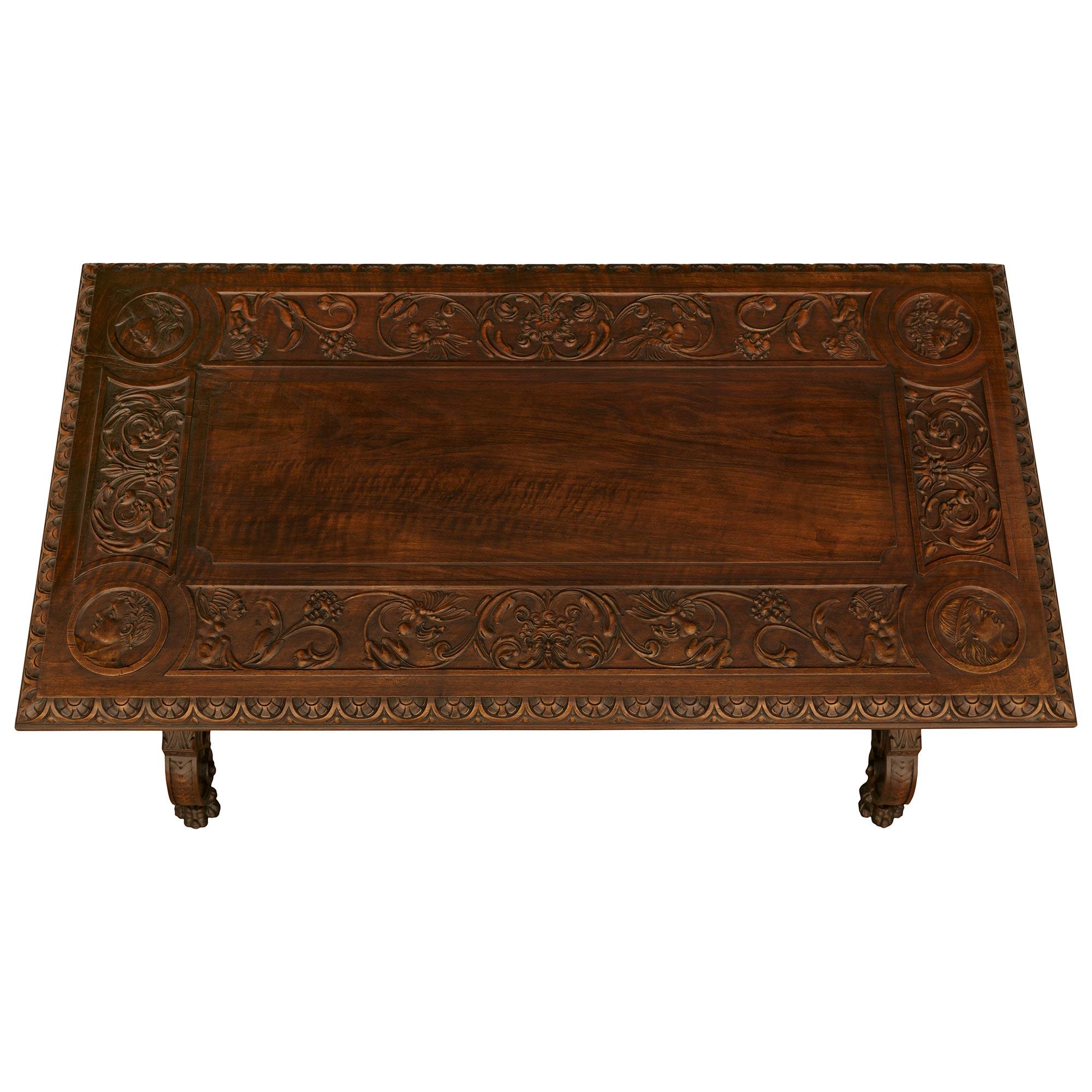 Table à tréteaux en noyer et laiton de style Renaissance espagnole du 19e siècle en vente 4