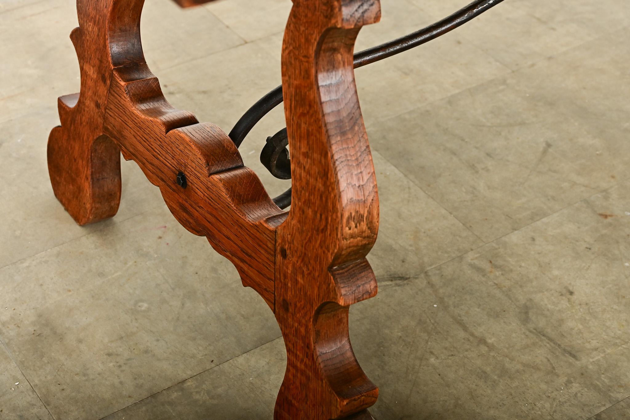 Spanish 19th Century Solid Oak Dining Table For Sale 4
