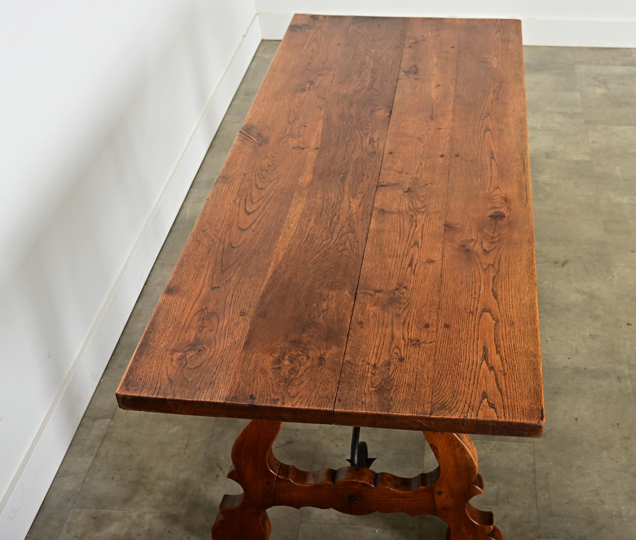 Spanish 19th Century Solid Oak Dining Table In Good Condition For Sale In Baton Rouge, LA