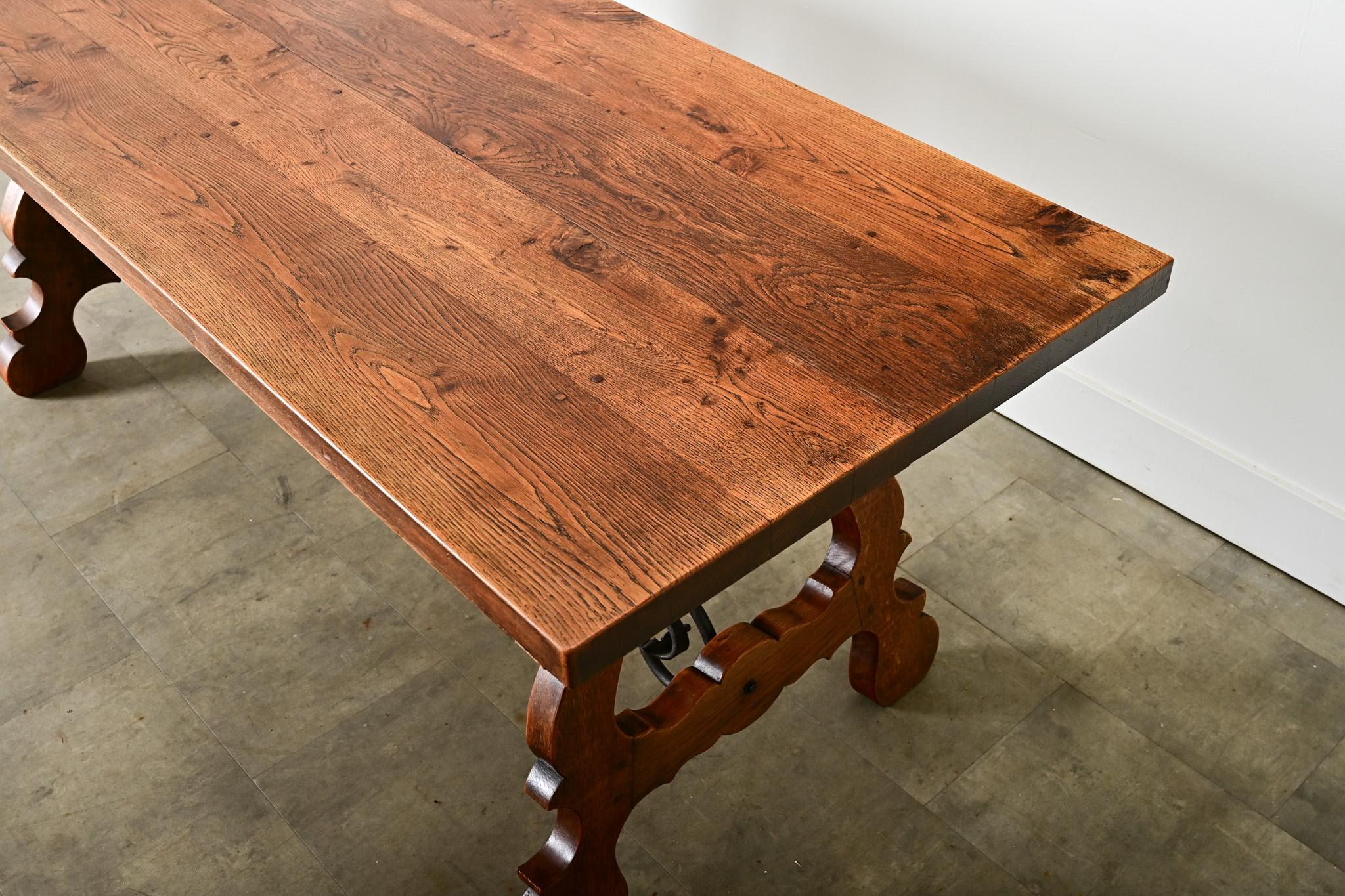 Spanish 19th Century Solid Oak Dining Table For Sale 2