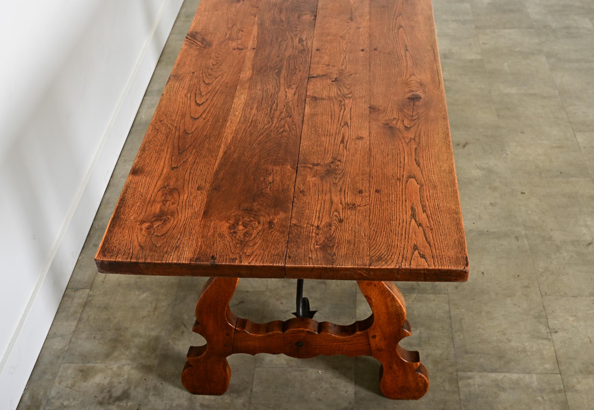 Spanish 19th Century Solid Oak Dining Table For Sale 3