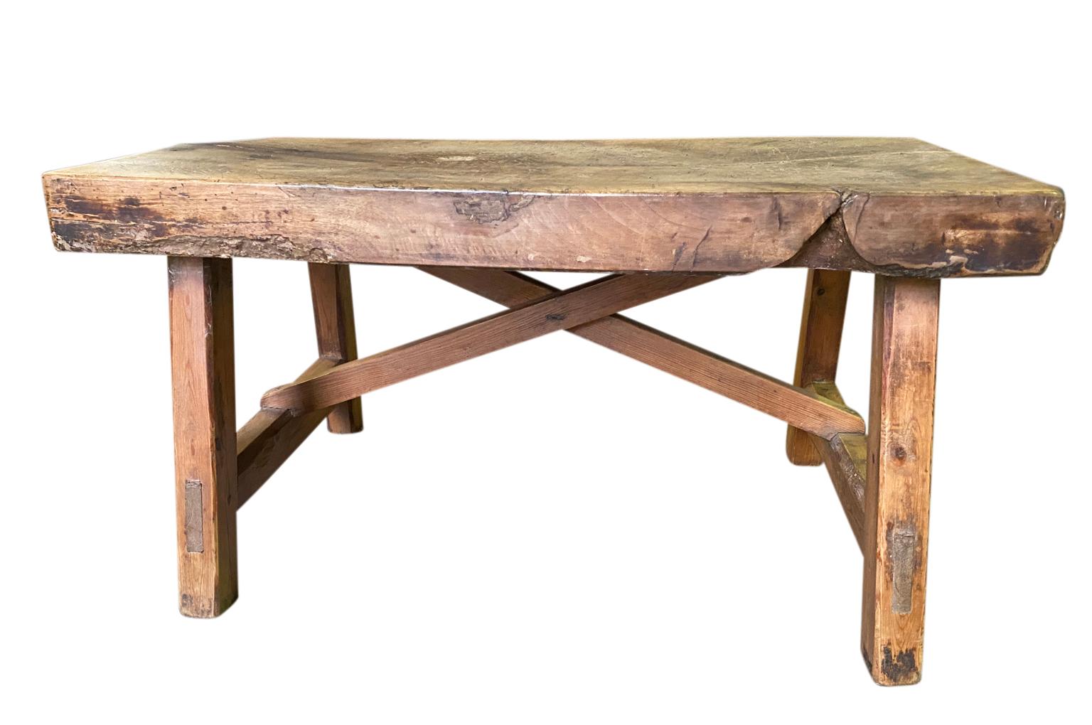 Spanischer Tisch Basse, Couchtisch aus dem 19. Jahrhundert im Zustand „Gut“ im Angebot in Atlanta, GA