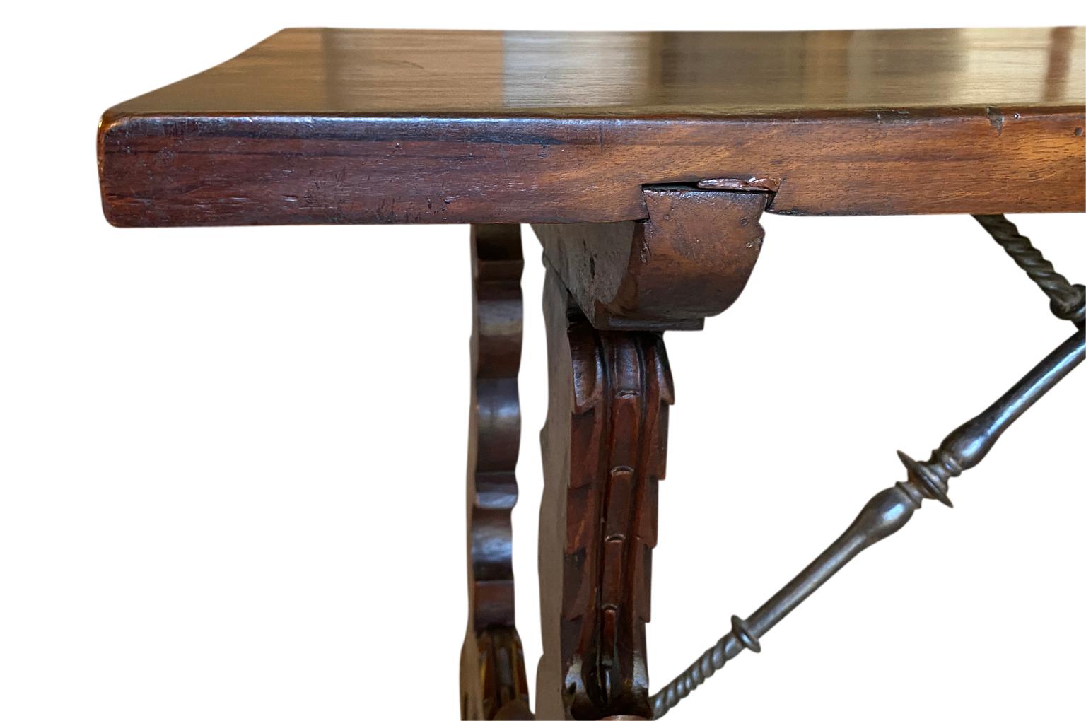 Spanish 19th Century Writing Table For Sale 3