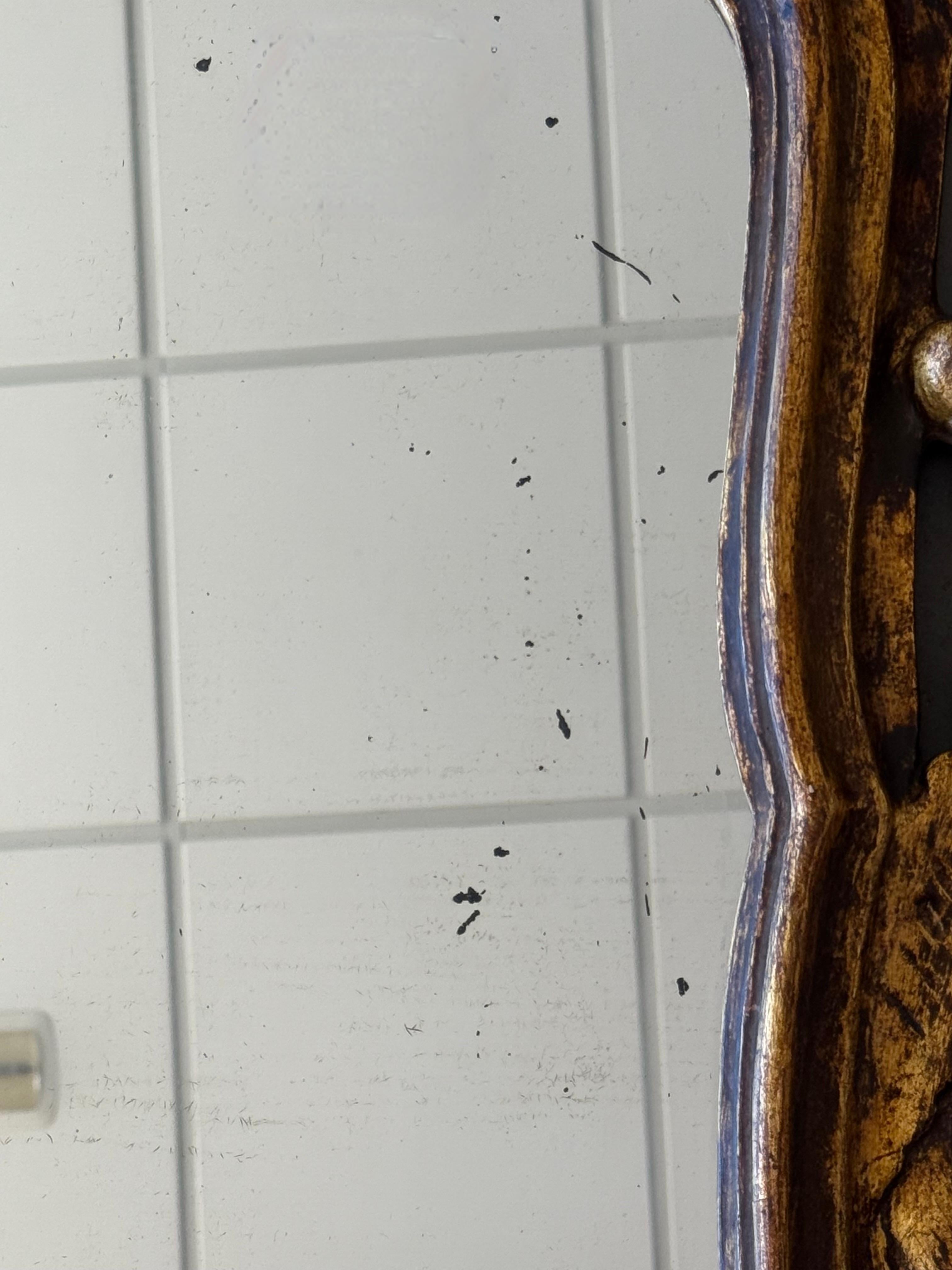 Marbre Miroir espagnol du 20ème siècle de style baroque en noyer sculpté, doré et ornementé en vente