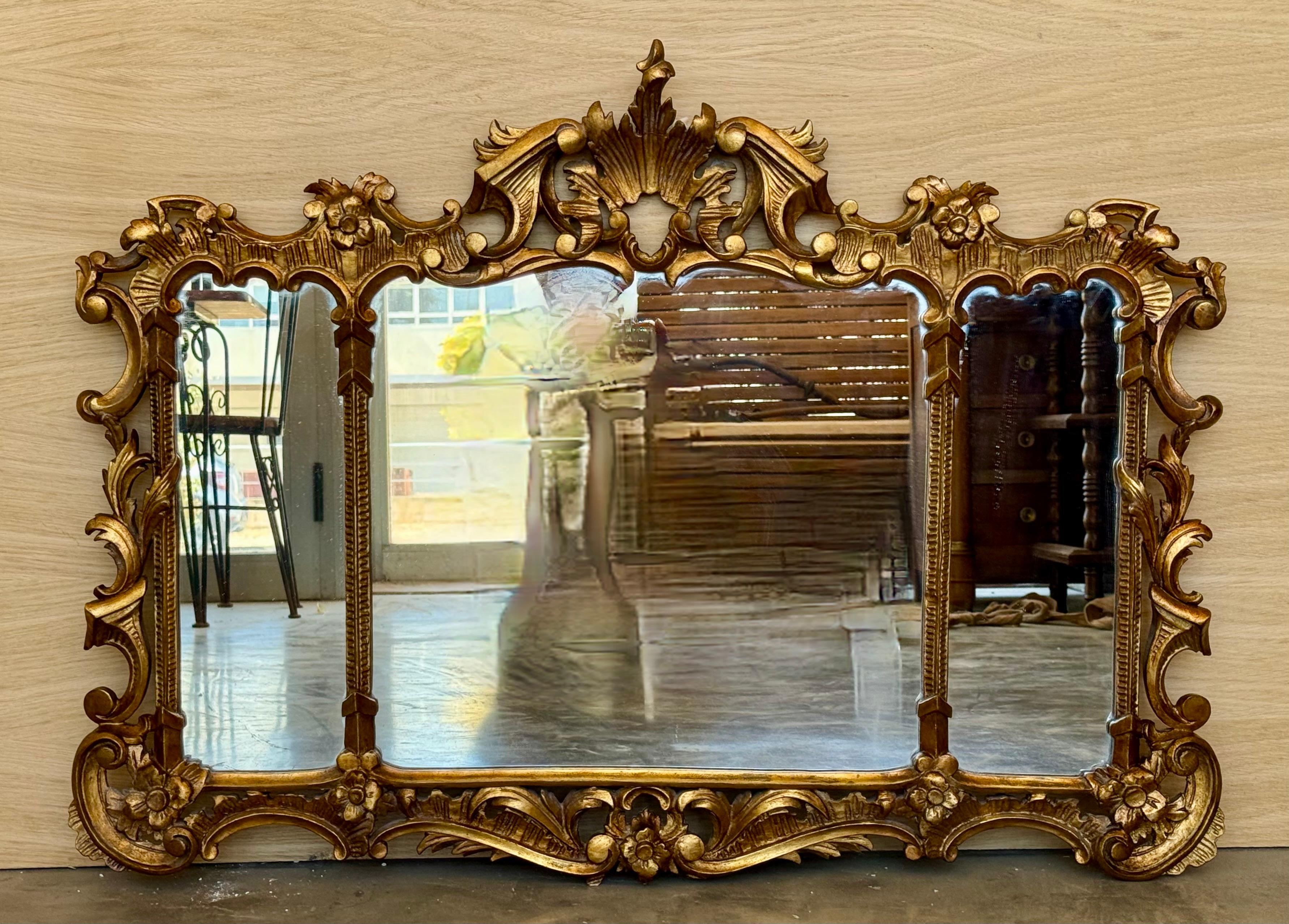 Magnifique échelle horizontale de style baroque espagnol du 20e siècle, en bronze doré.

 
 