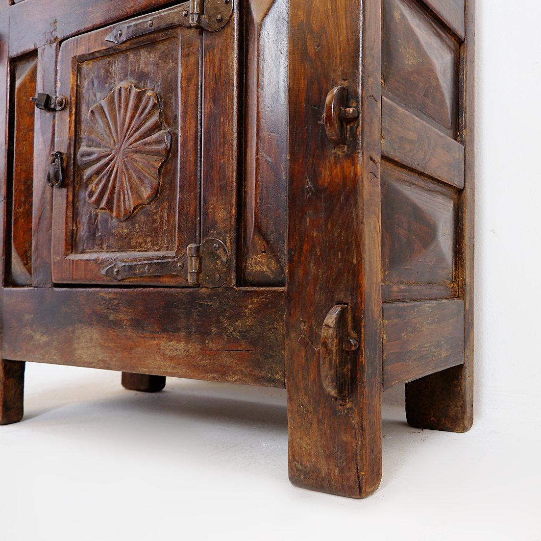 Spanish 20th Century Rustic Buffet - 2 drawers Colonial español en venta