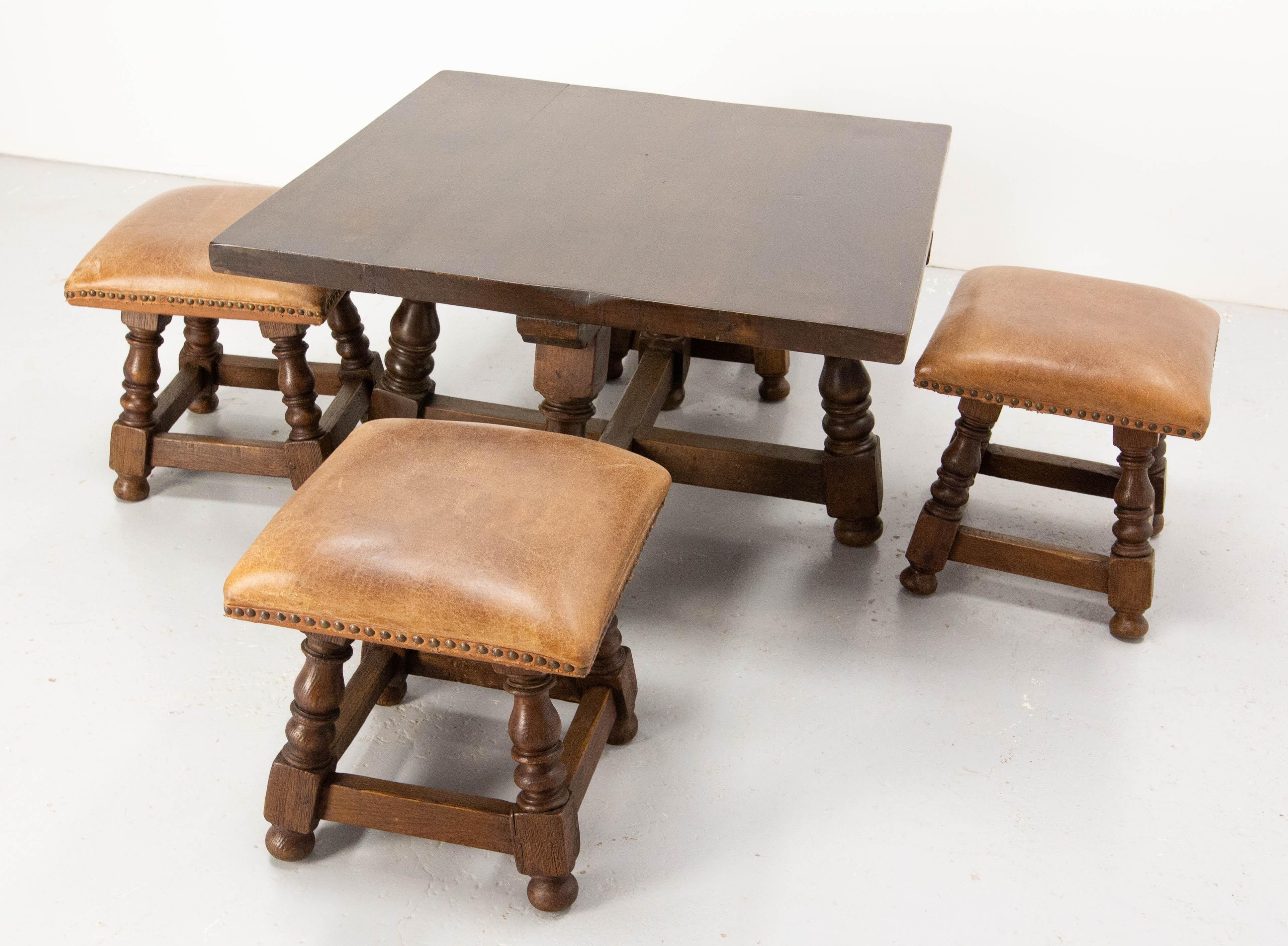 Spanish Alder Coffee Table with Four Alder & Leather Stools, 1960 For Sale 2