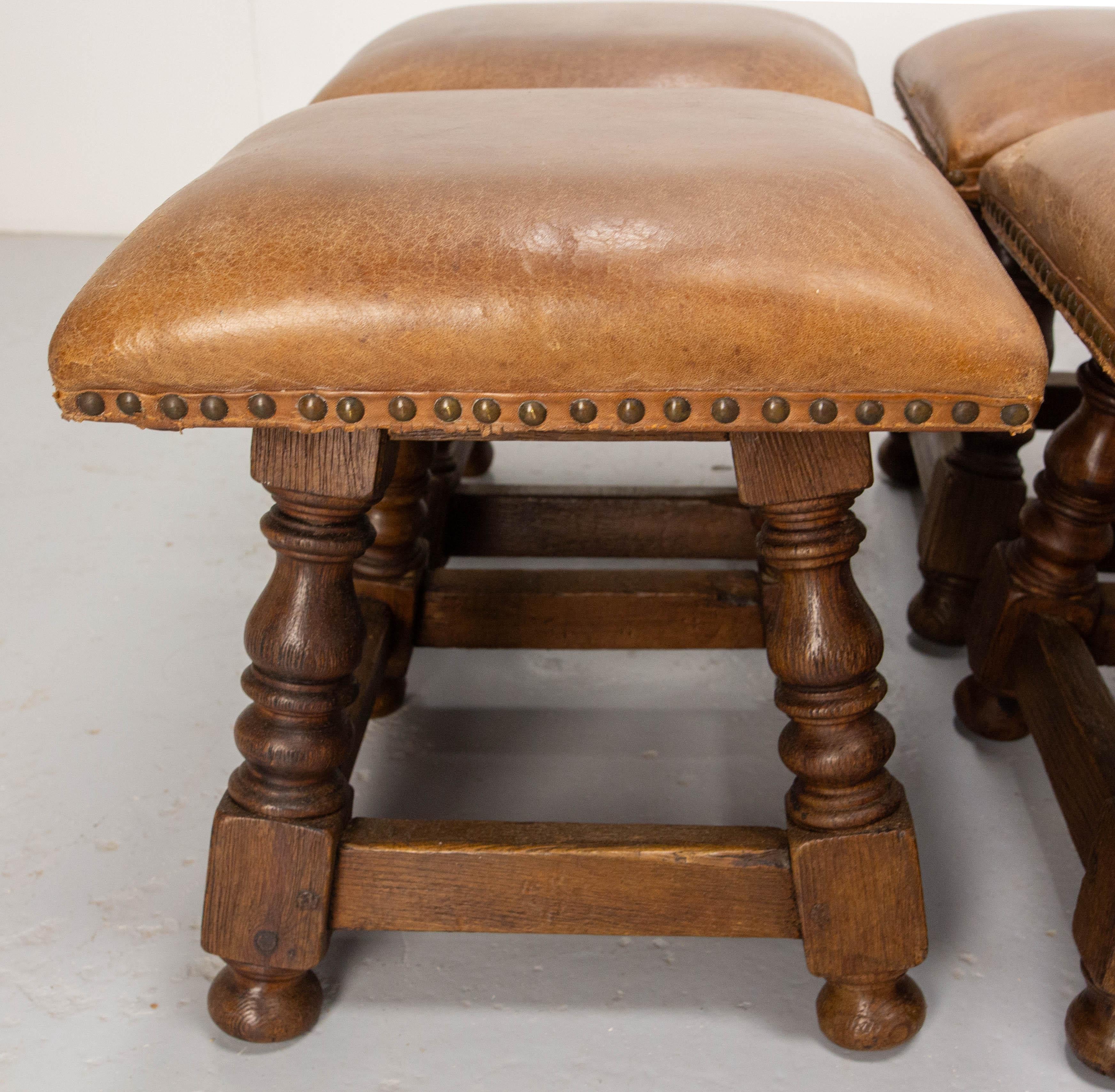 Spanish Alder Coffee Table with Four Alder & Leather Stools, 1960 For Sale 6
