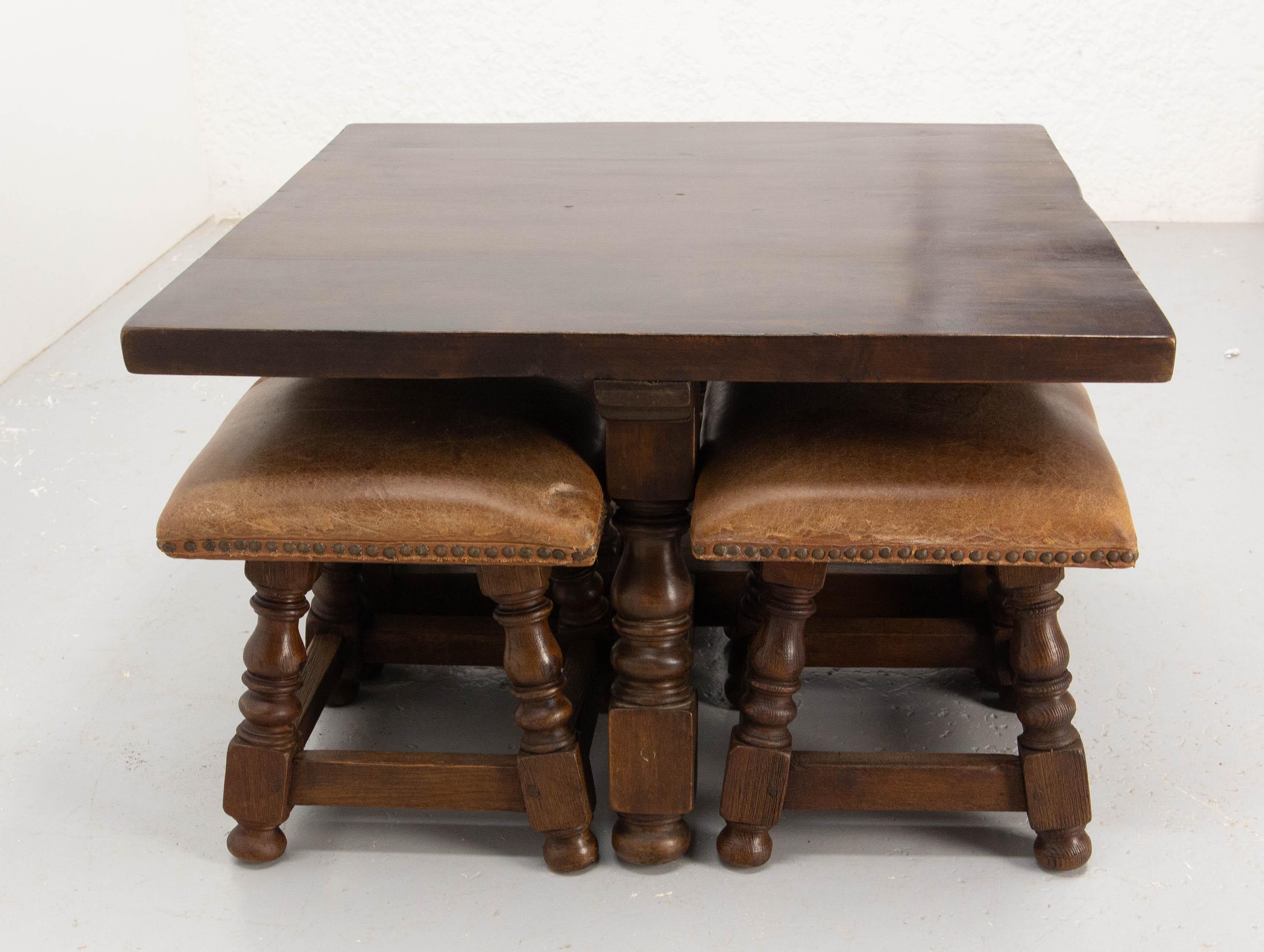 Mid-Century Modern Spanish Alder Coffee Table with Four Alder & Leather Stools, 1960 For Sale