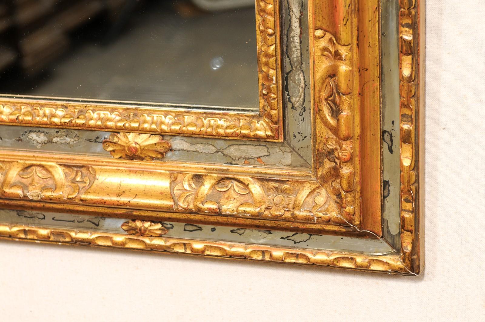 Antiguo espejo español con marco de madera tallada y dorada, bellamente embellecido en Bueno estado para la venta en Atlanta, GA