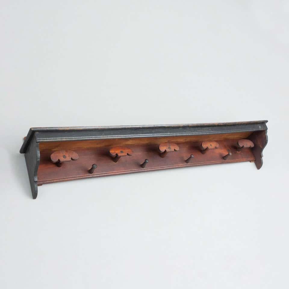 Spanish Antique Traditional Rustic Wood Hanger, circa 1930 For Sale 4