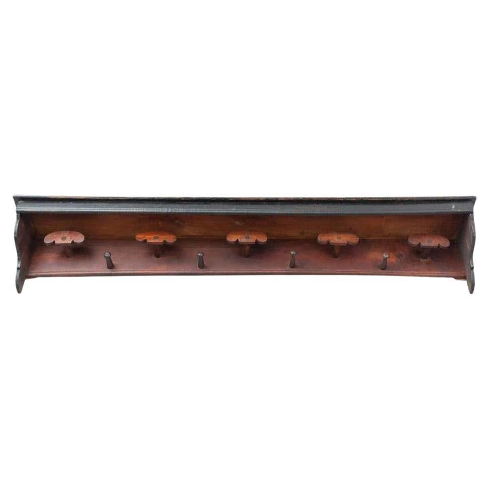 Porte-manteaux espagnol ancien avec pattes et accents sculptés à la main, années 1930