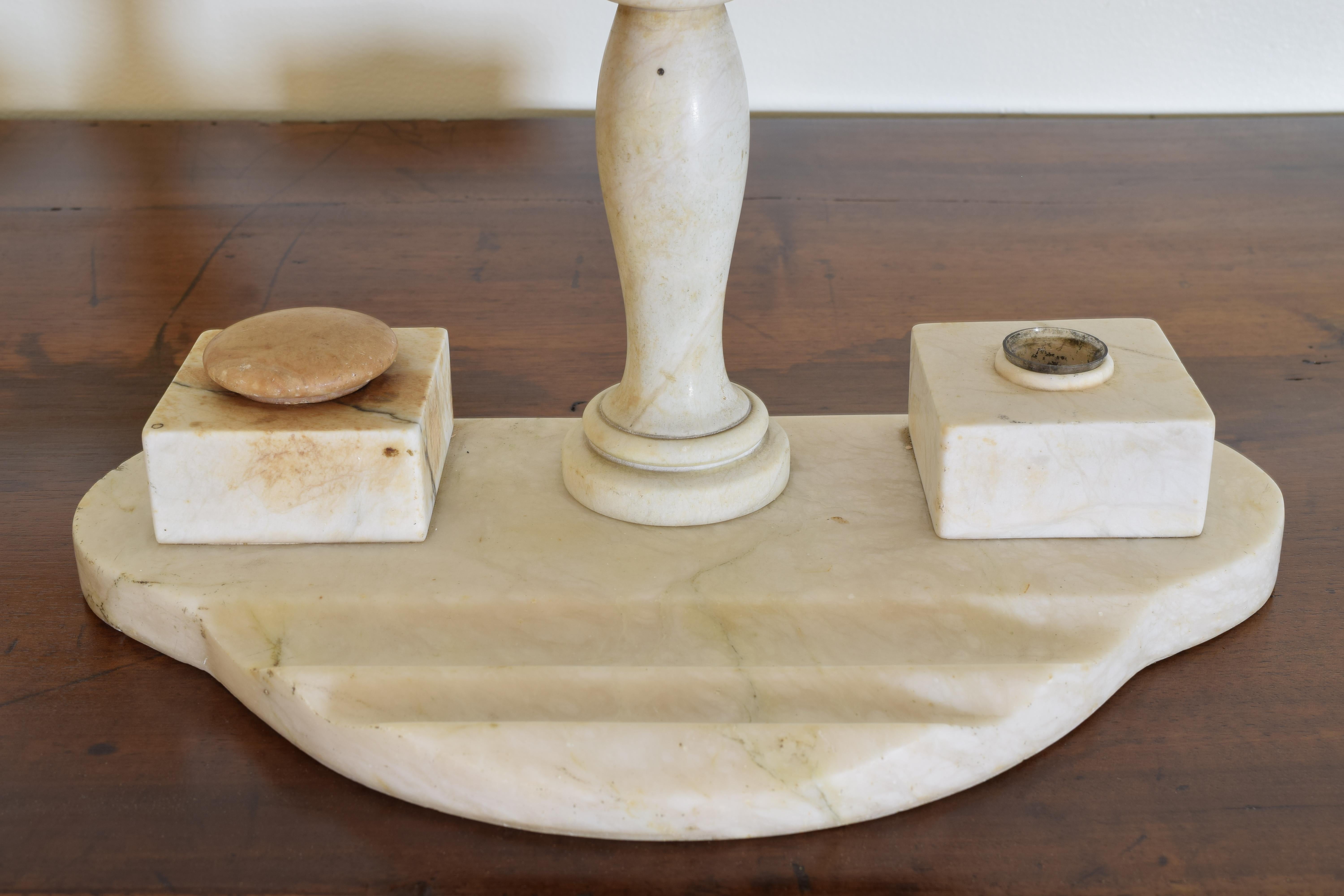 Spanish Art Deco Alabaster Desk Lamp and Inkwell Set For Sale 3