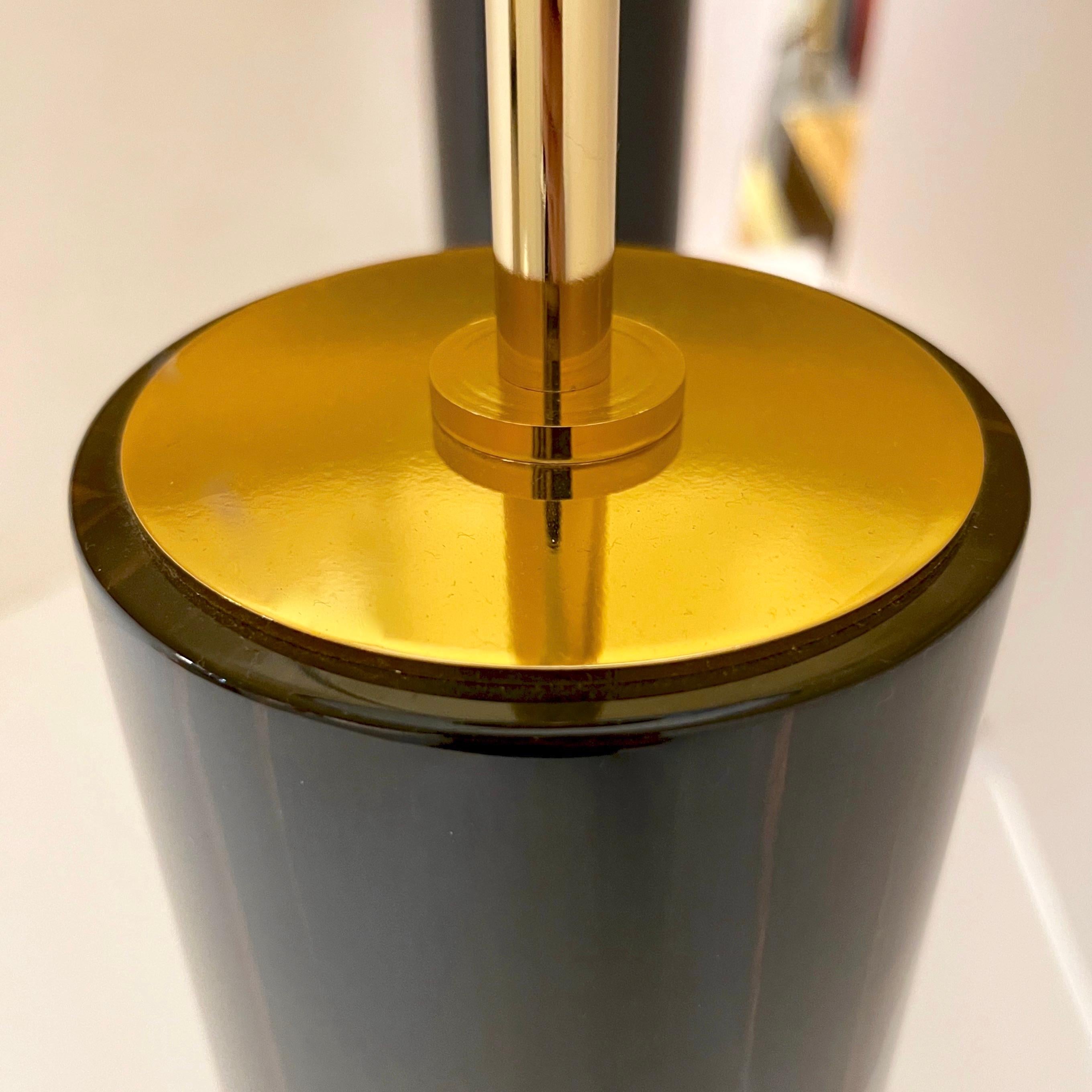 Fait main Paire de lampes cylindriques espagnoles de design Art Déco en placage noir brun et feuilles d'or en vente