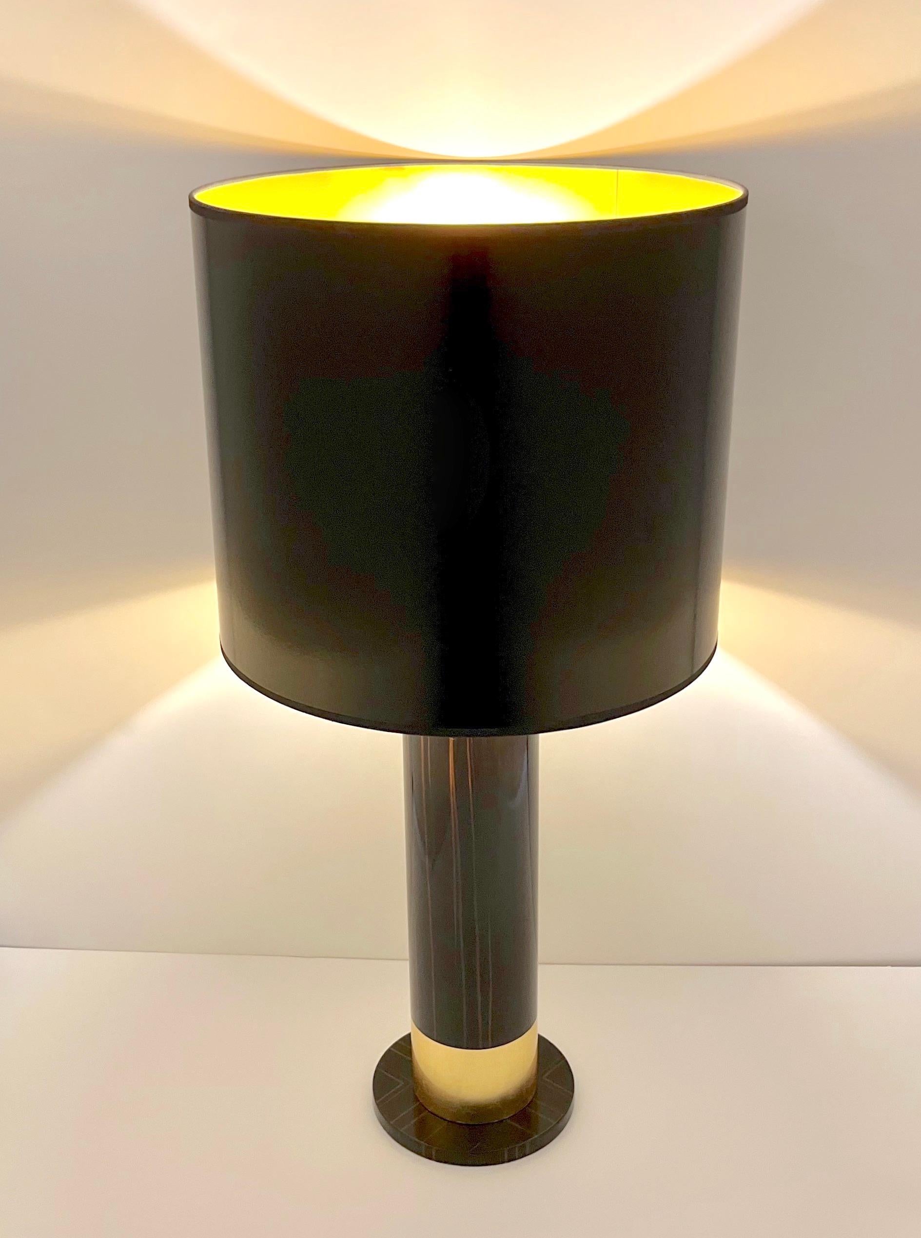 Spanish Art Deco Design Pair of Black Brown Veneer & Gold Leaf Cylindrical Lamps For Sale 8
