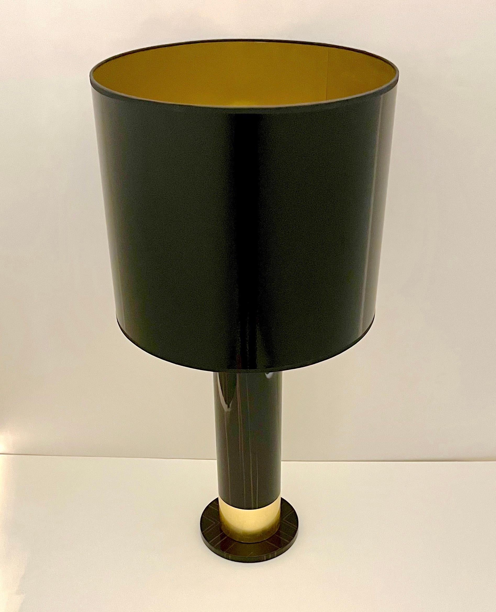 Spanish Art Deco Design Pair of Black Brown Veneer & Gold Leaf Cylindrical Lamps For Sale 1