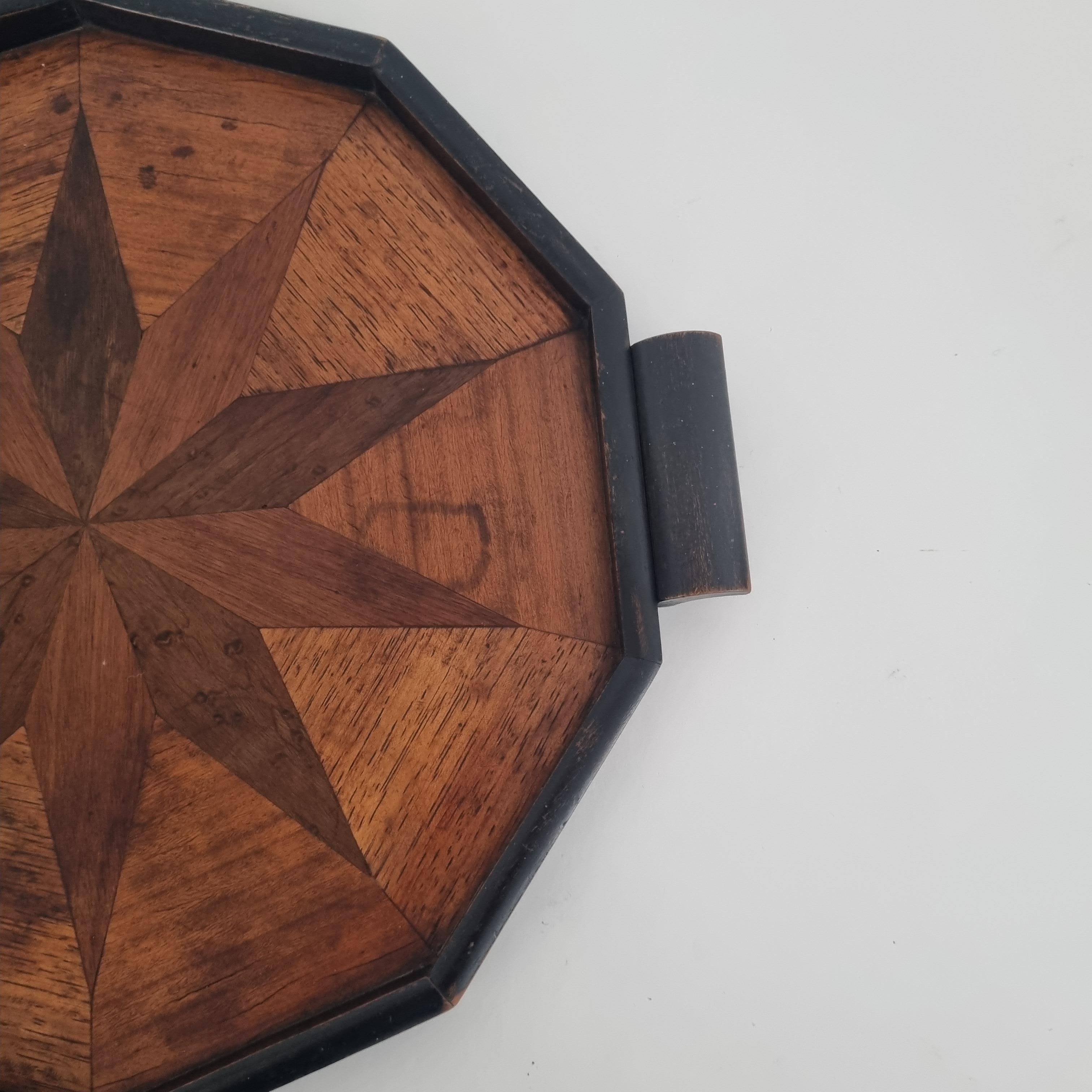 Bandeja para servir de madera con marquetería Art Decó española siglo XX en venta