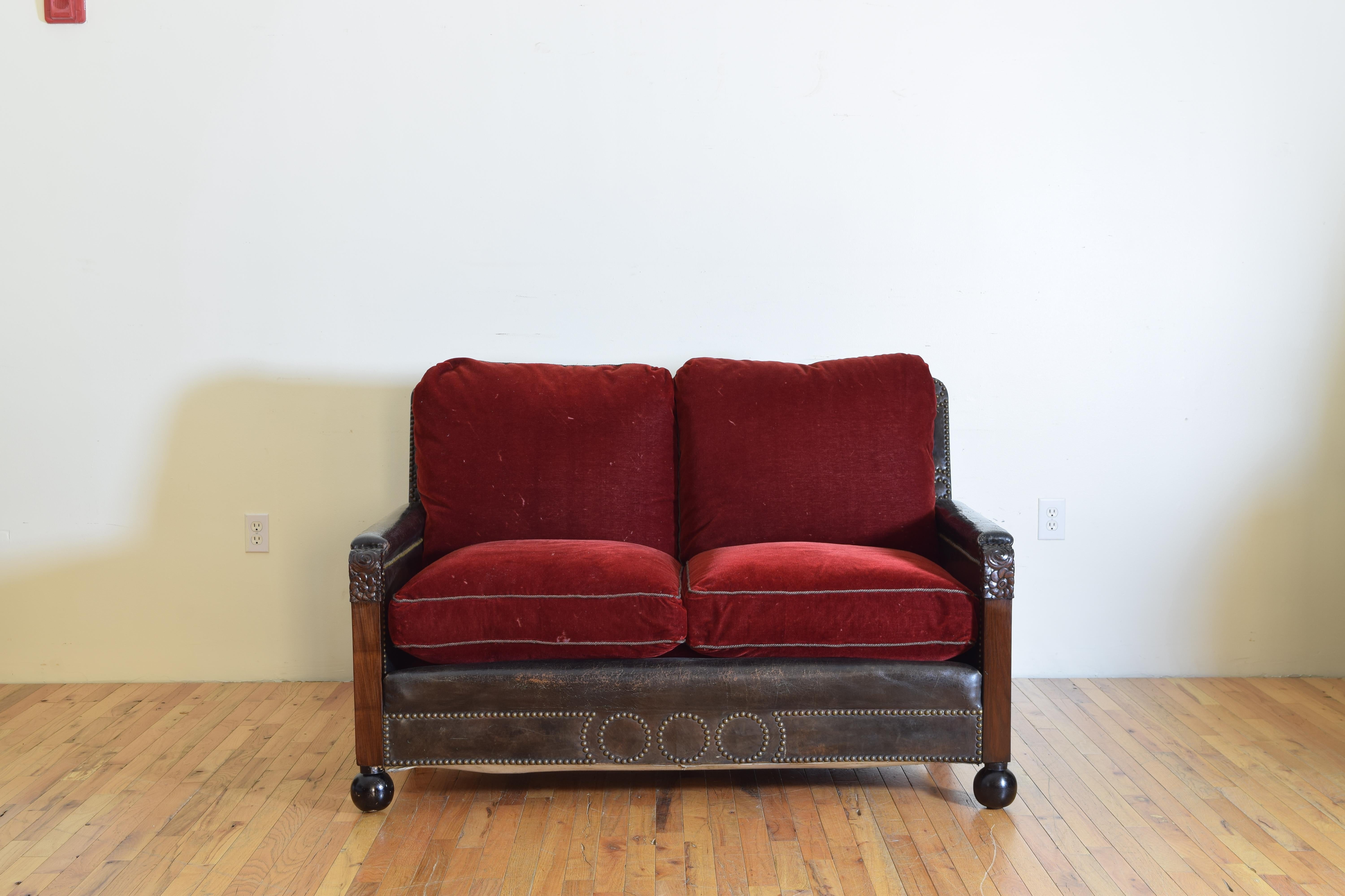Spanish Art Deco Period Mahogany and Leather Upholstered Settee In Good Condition In Atlanta, GA