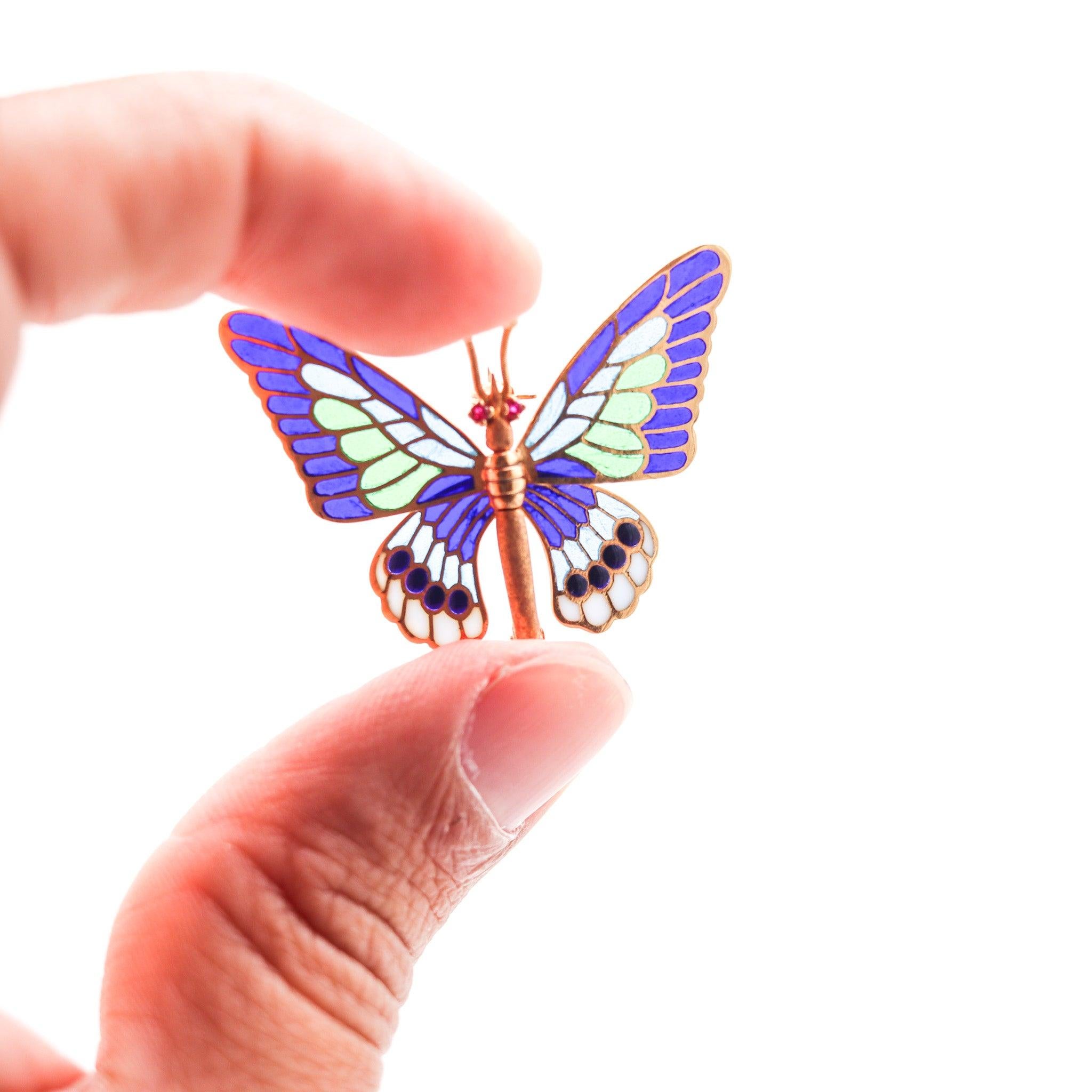 Round Cut SPANISH Art Nouveau Plique à Jour Enamel Butterfly Brooch In 18Kt Yellow Gold For Sale