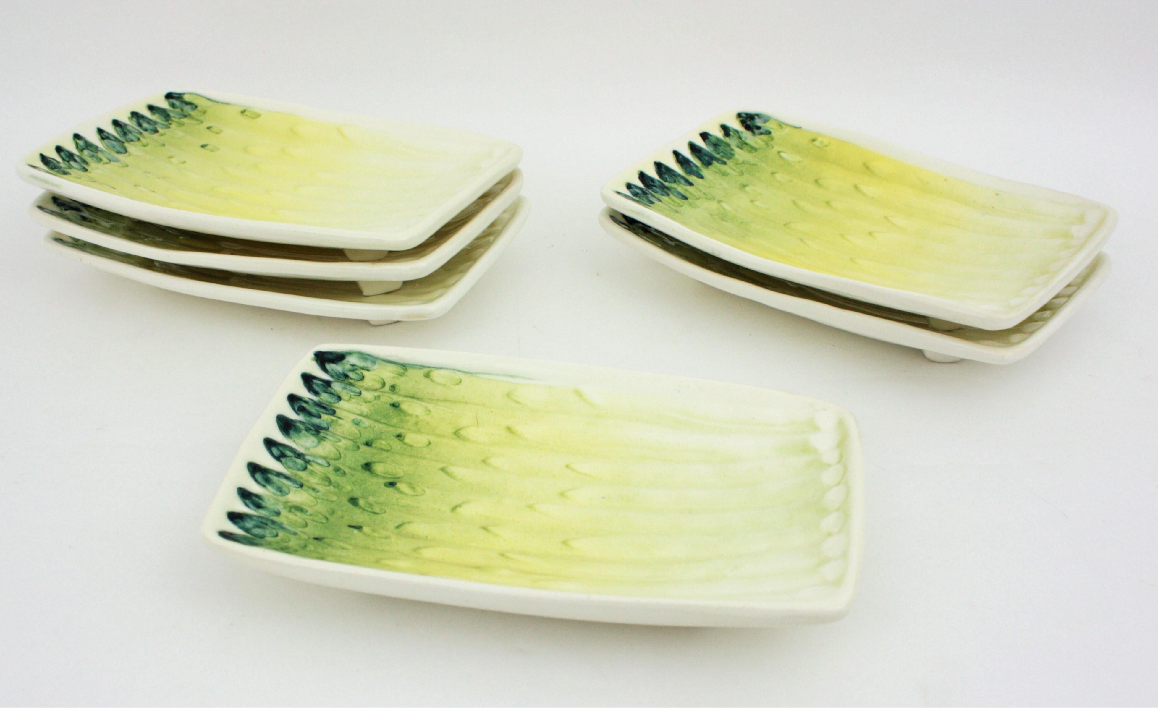 20th Century Set of 6 Asparagus Ceramic Plates, Tureen and Salt Pepper Shakers, Spain 1960s For Sale
