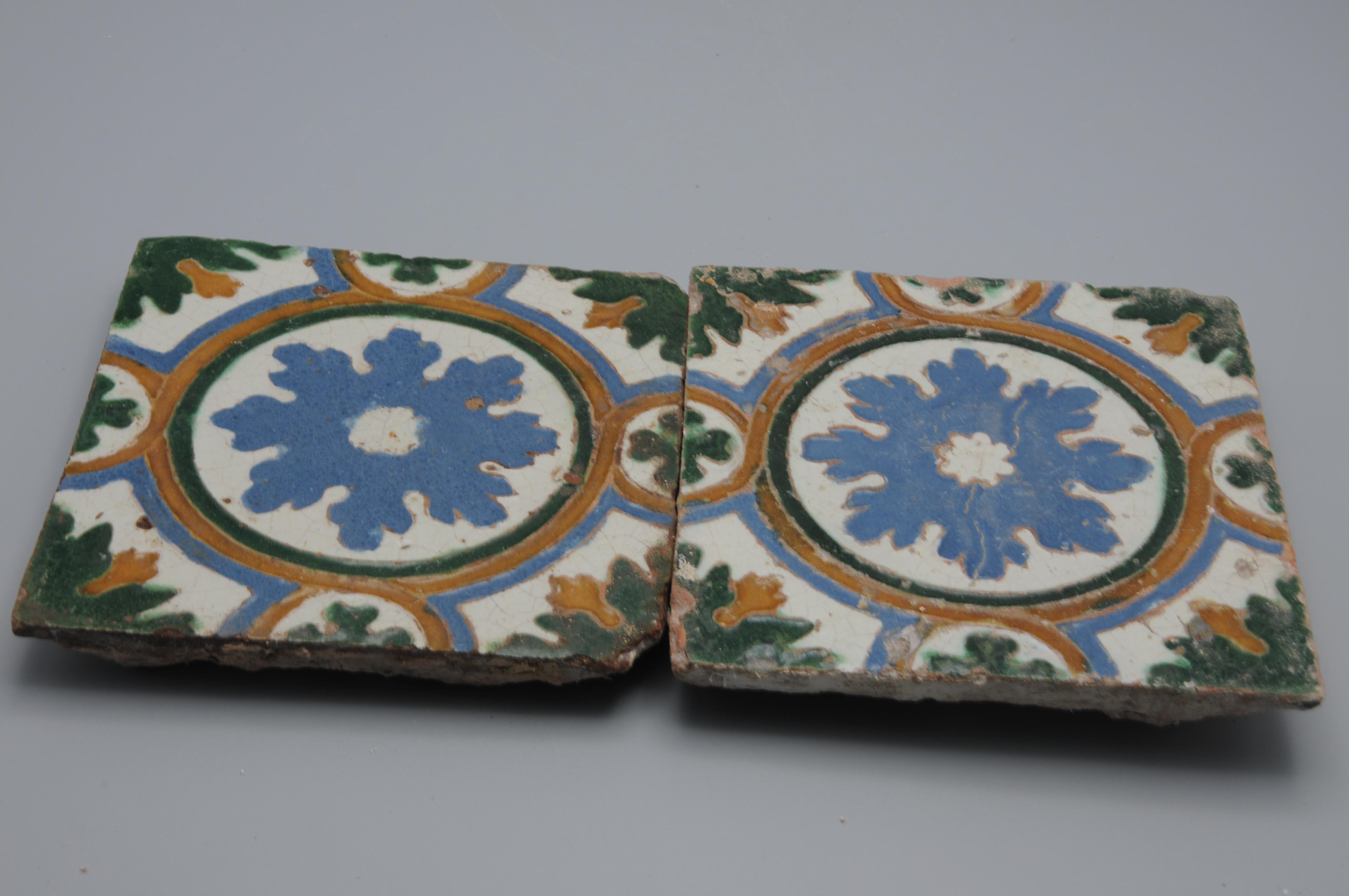 Early Arista y cuenca tiles made in Toledo. Tile decorated in renaissance with stylized flowers, probably made between 1550 and 1575. 


Also separately available, please reach out to us.  
