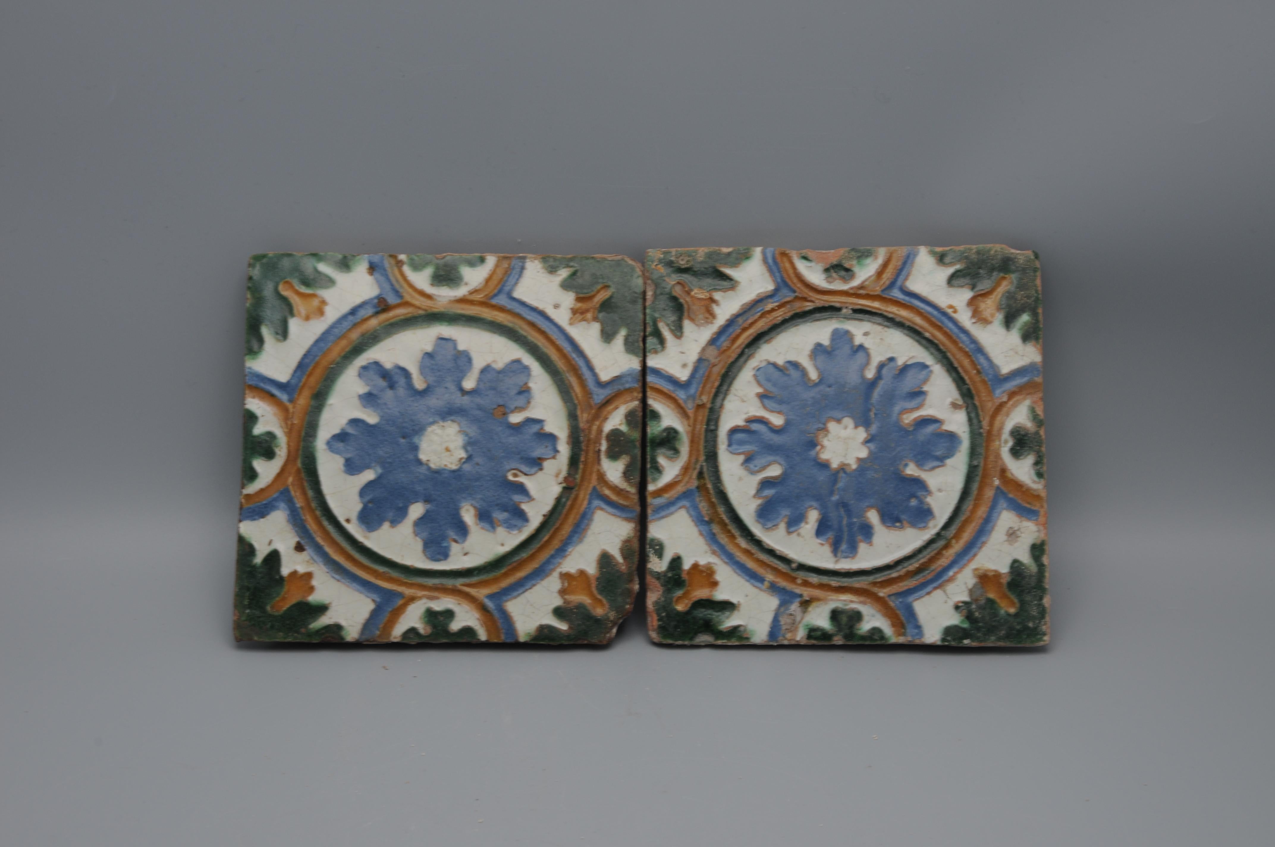 Spanish Azulejo pair of Tiles Arista y Cuenca - Toledo 16th century Renacimiento en venta