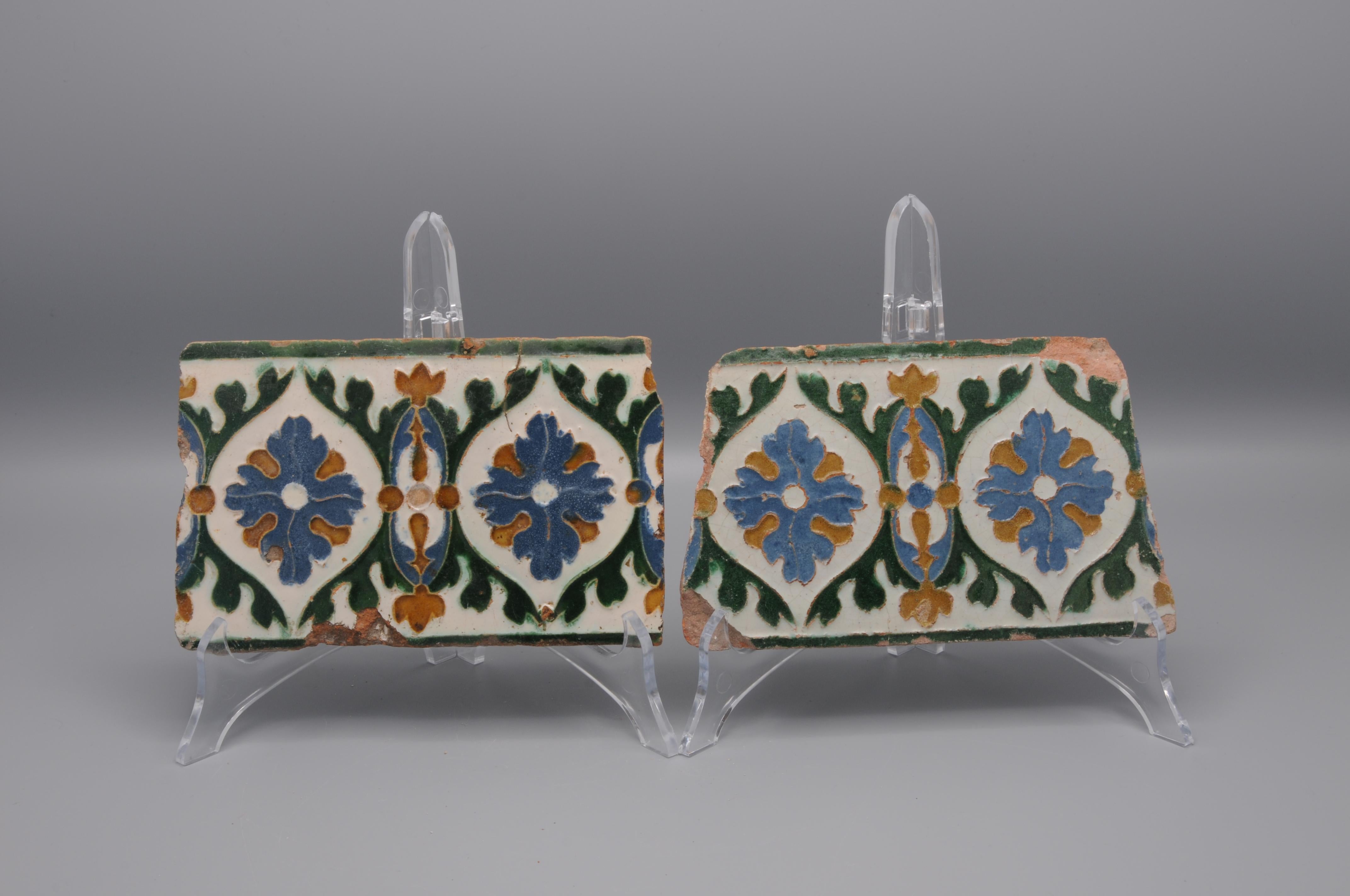 Earthenware Spanish Azulejo Tile Arista / Cuenca - Toledo 16th century For Sale
