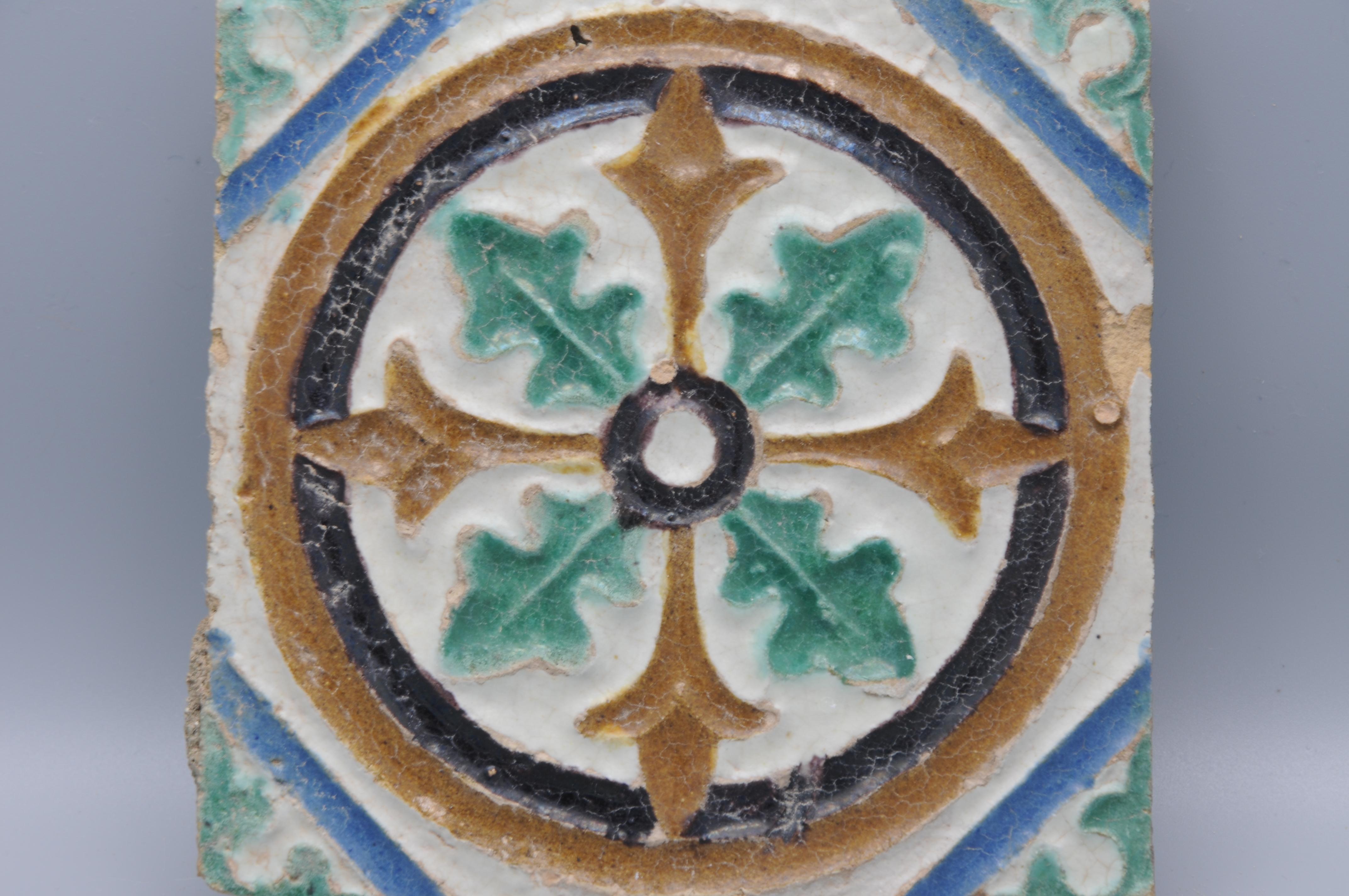 Spanish Azulejo Tile Arista y Cuenca - Sevilla 16th century For Sale 4