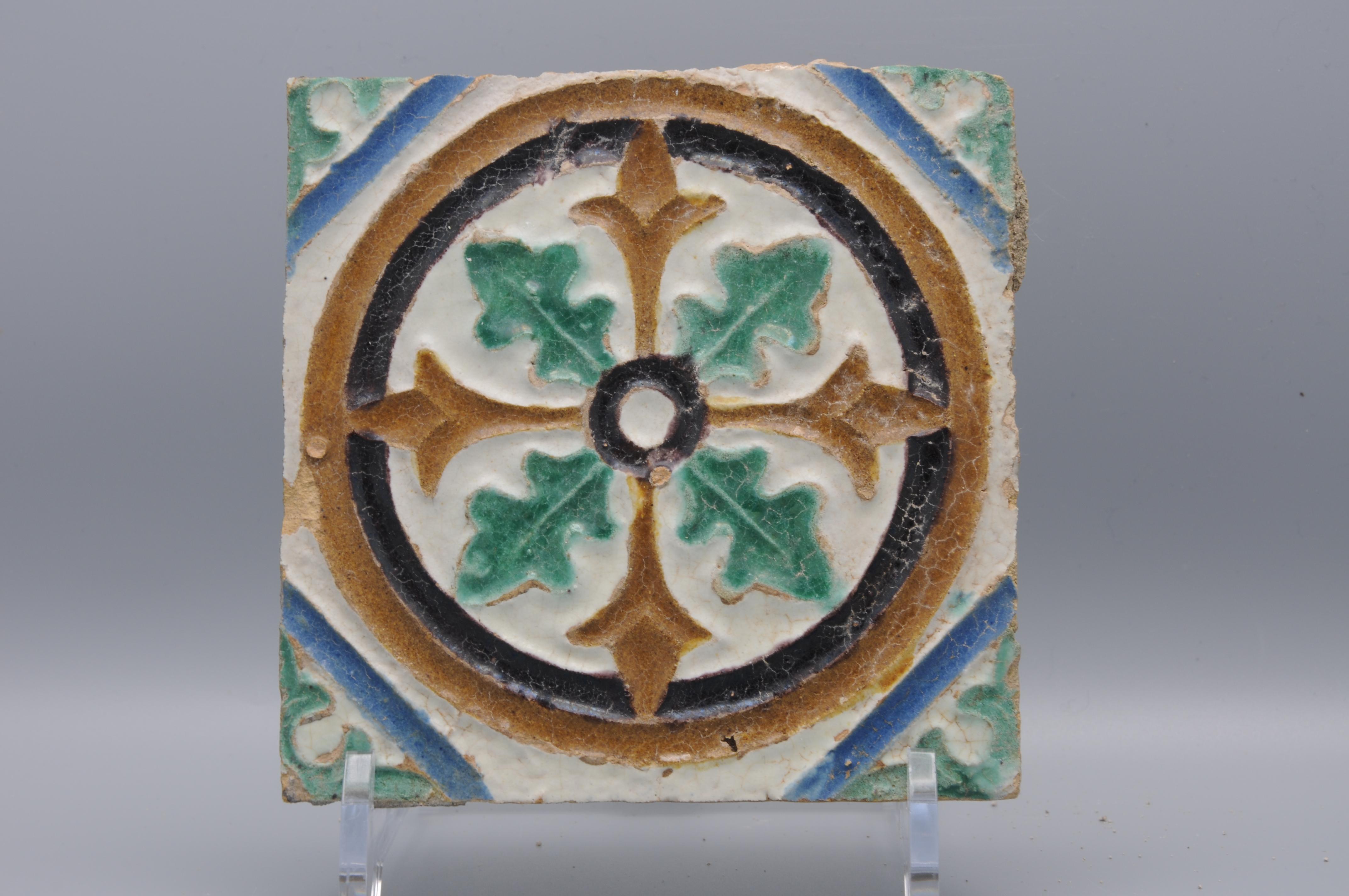 Spanish Azulejo Tile Arista y Cuenca - Sevilla 16th century In Good Condition For Sale In DELFT, NL