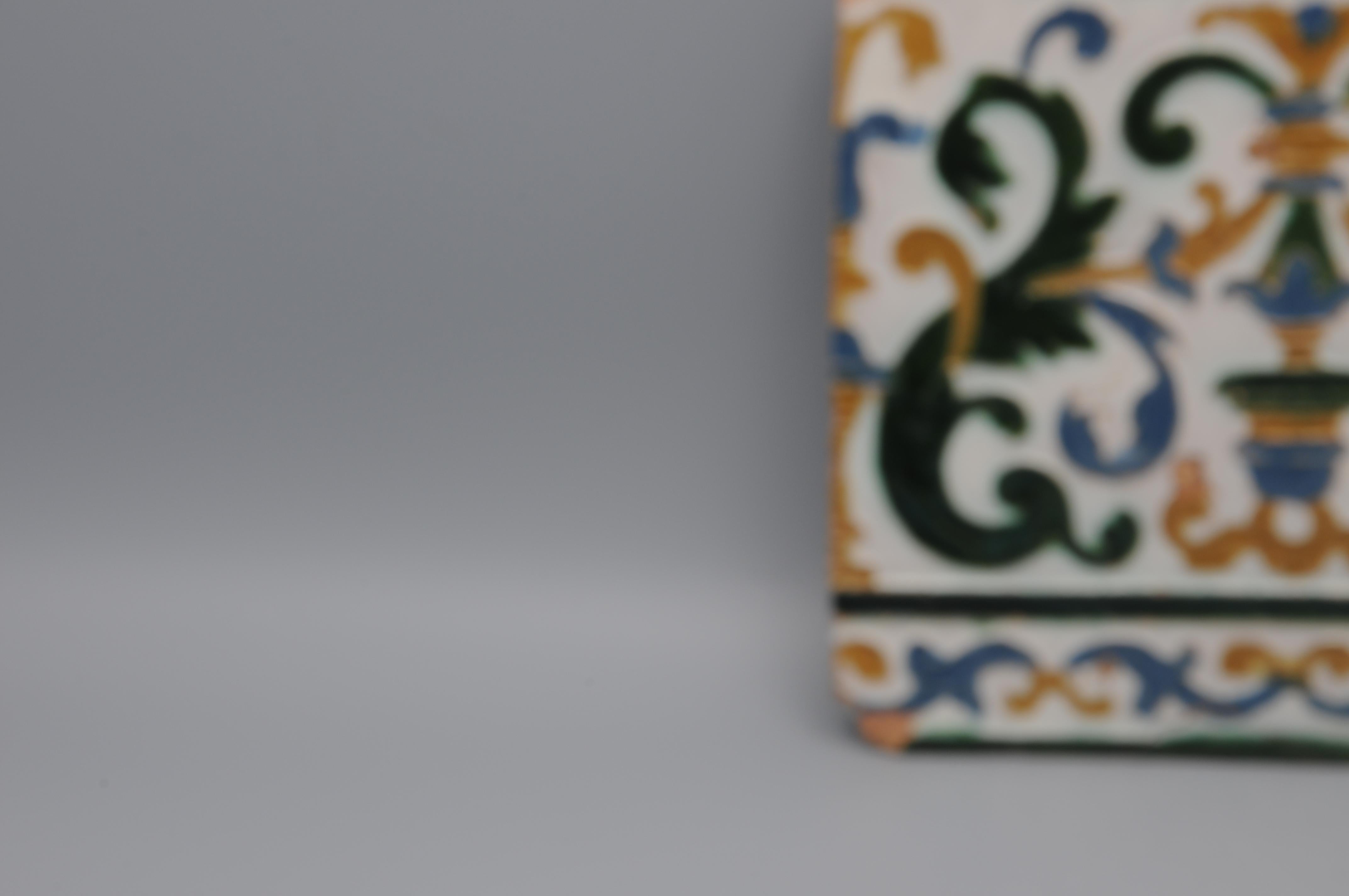 Spanish Azulejo Tile Arista y Cuenca - Toledo 16th century In Good Condition For Sale In DELFT, NL
